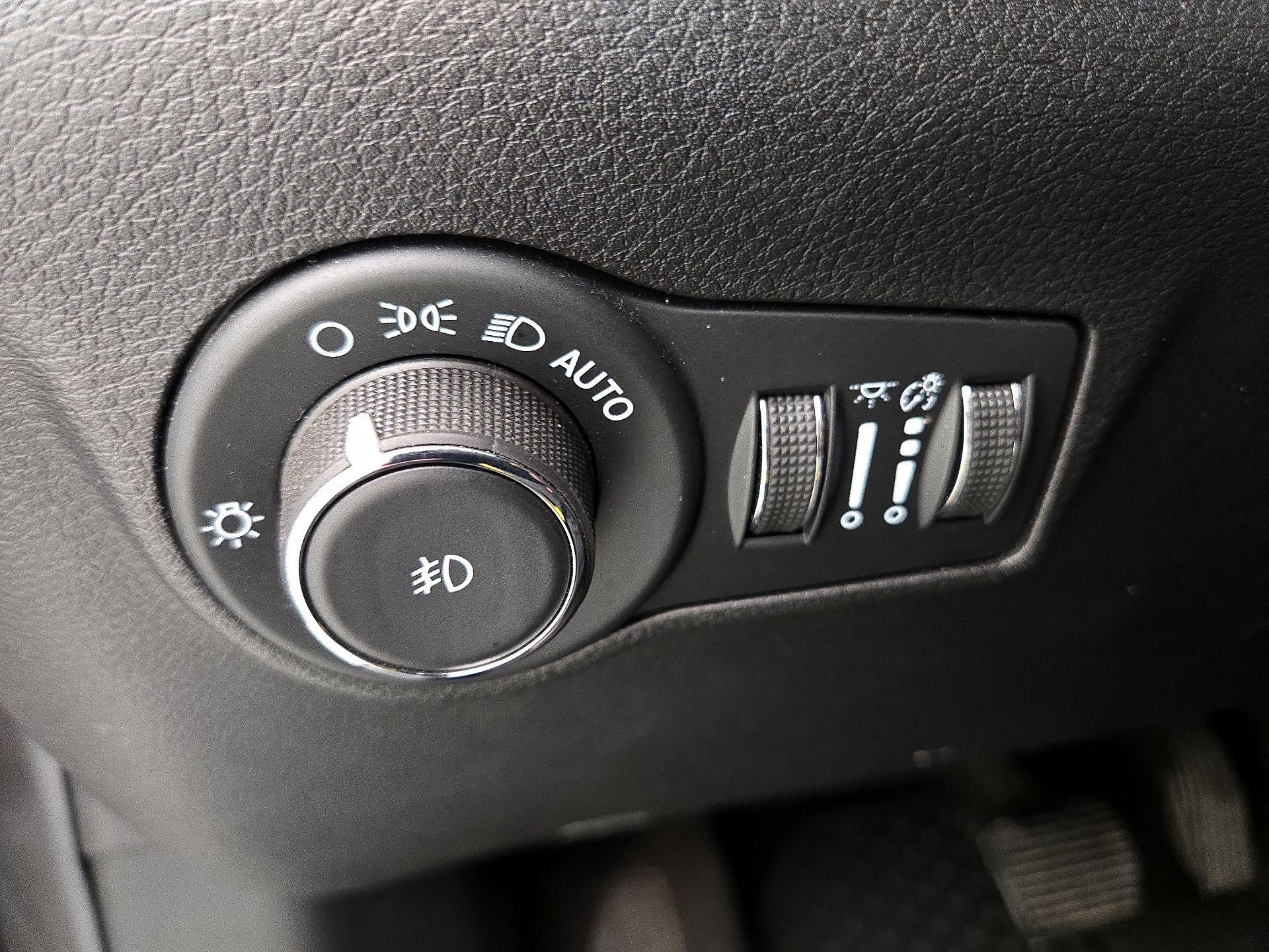 Thumbnail: 2022 Jeep Compass - 13