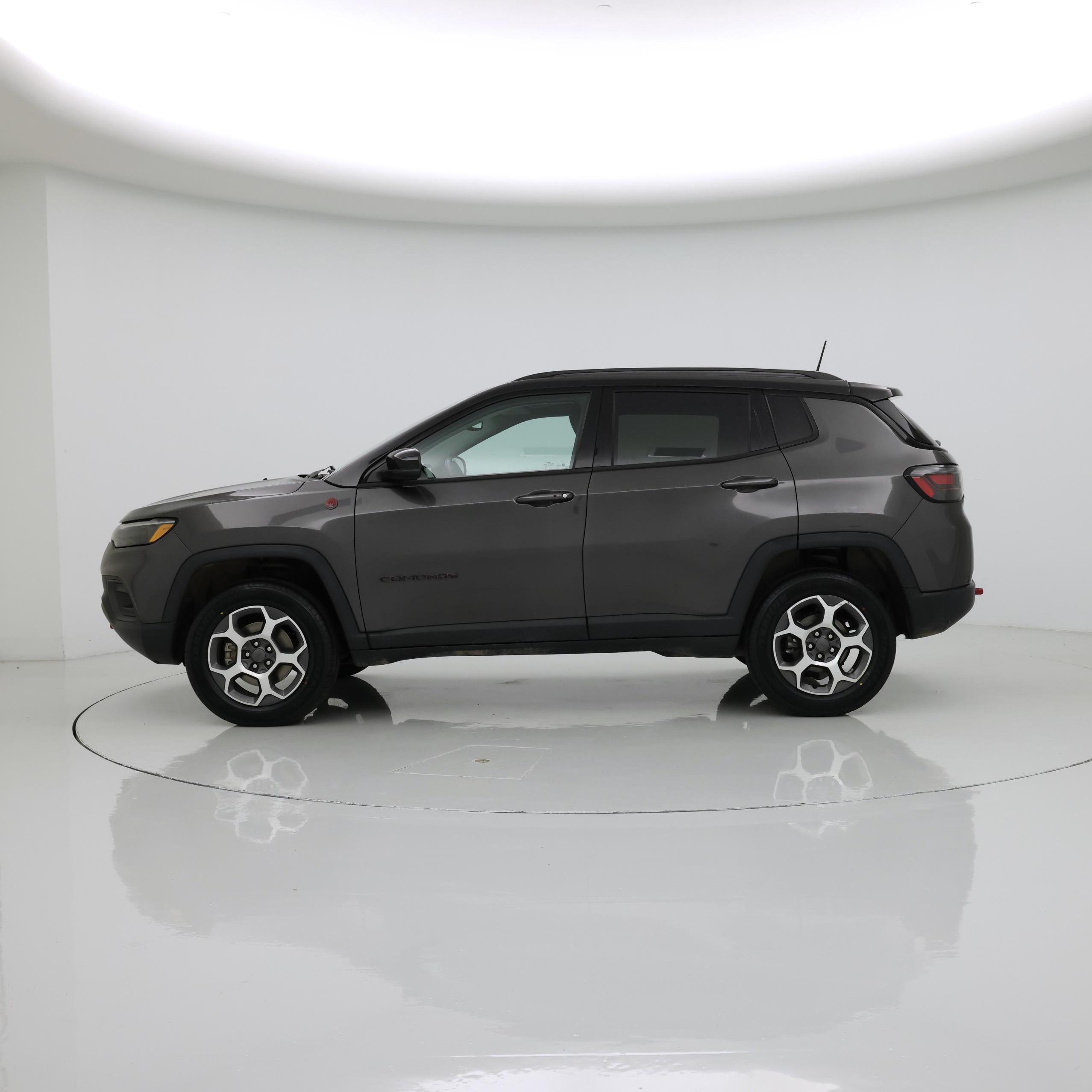 Thumbnail: 2022 Jeep Compass - 3