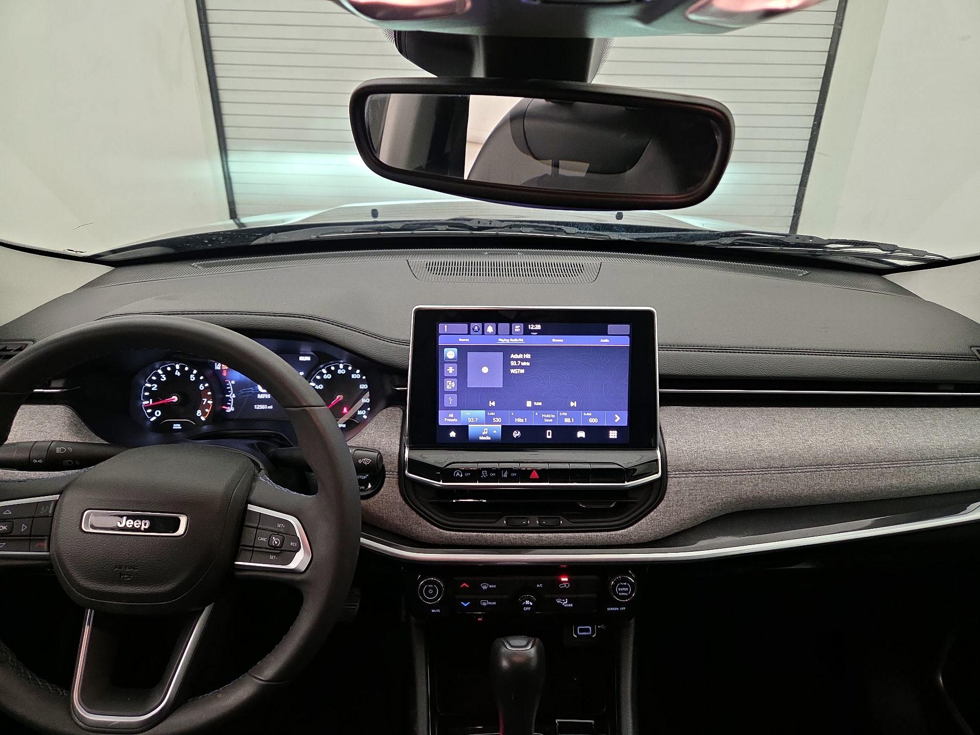 Thumbnail: 2022 Jeep Compass - 9