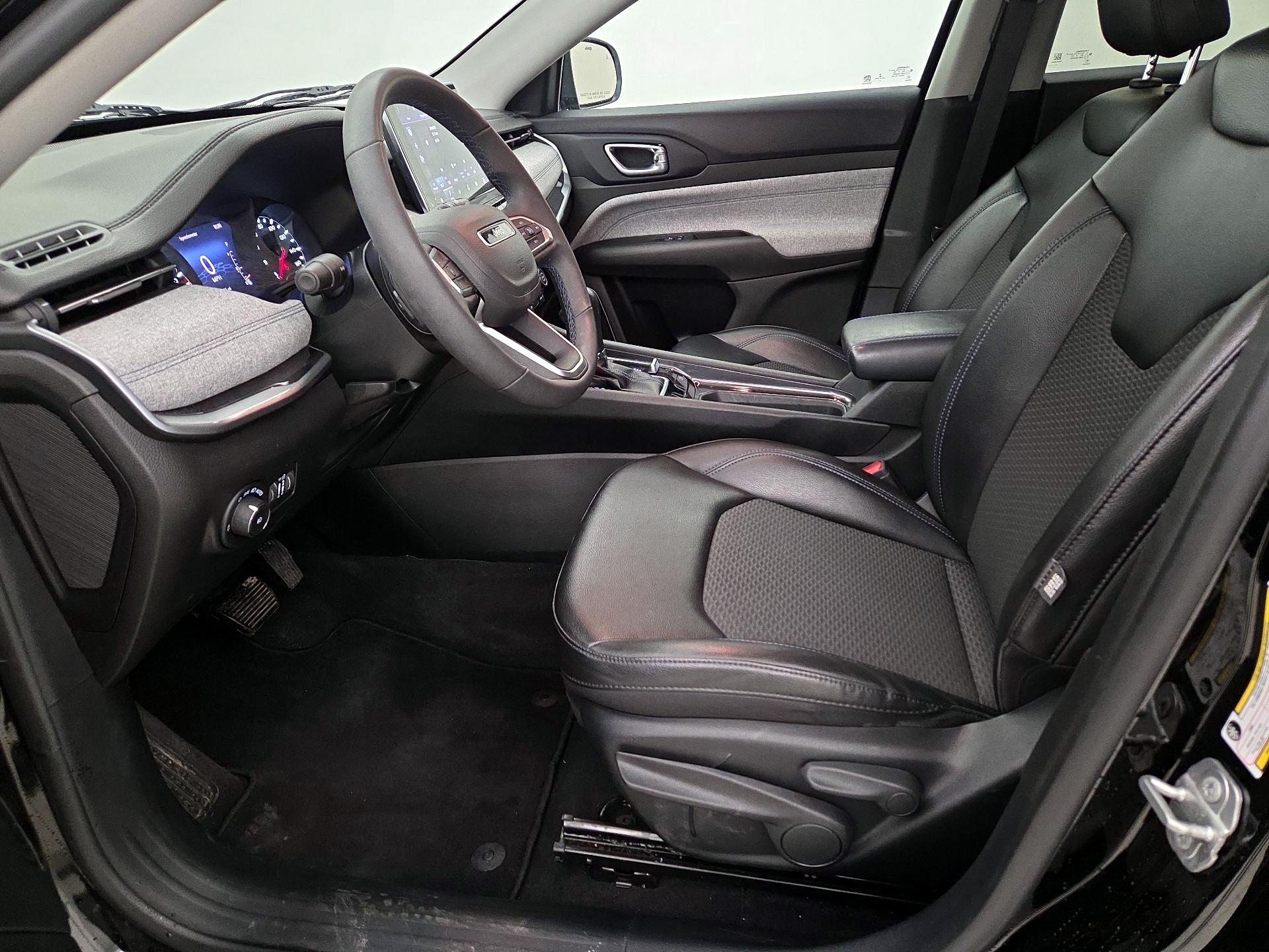 Thumbnail: 2022 Jeep Compass - 11