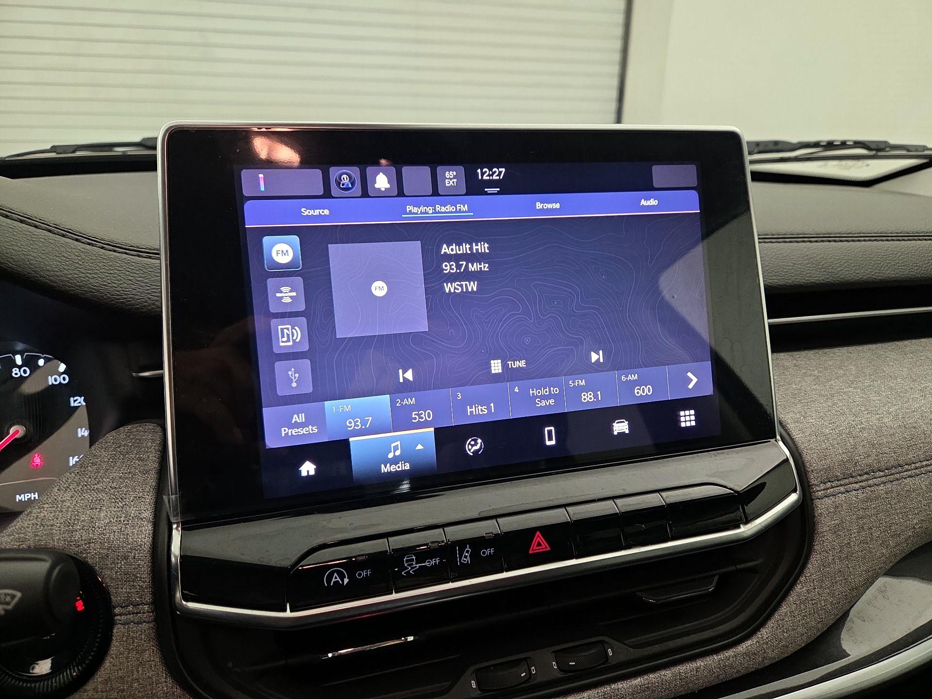 Thumbnail: 2022 Jeep Compass - 15