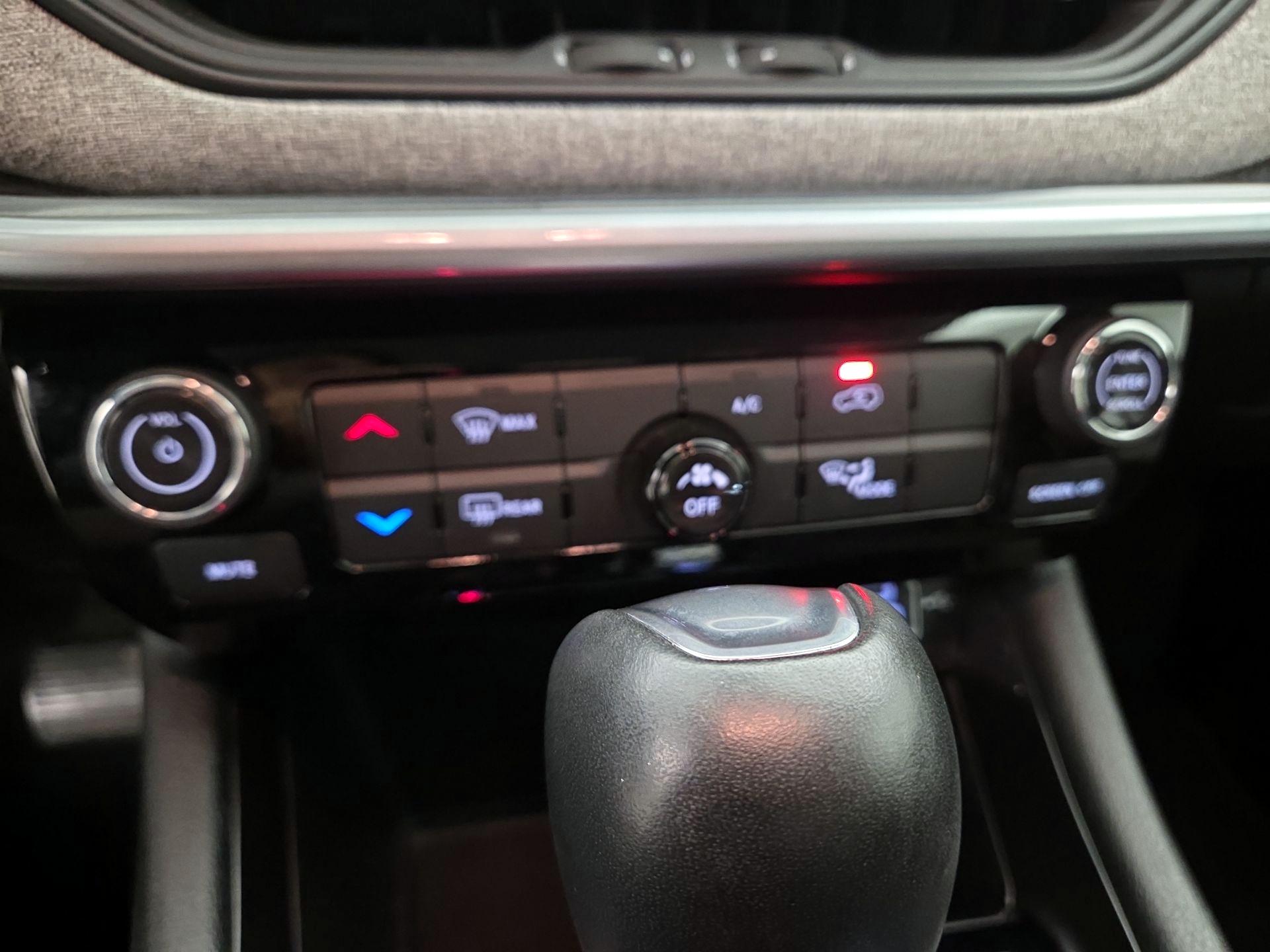 Thumbnail: 2022 Jeep Compass - 16