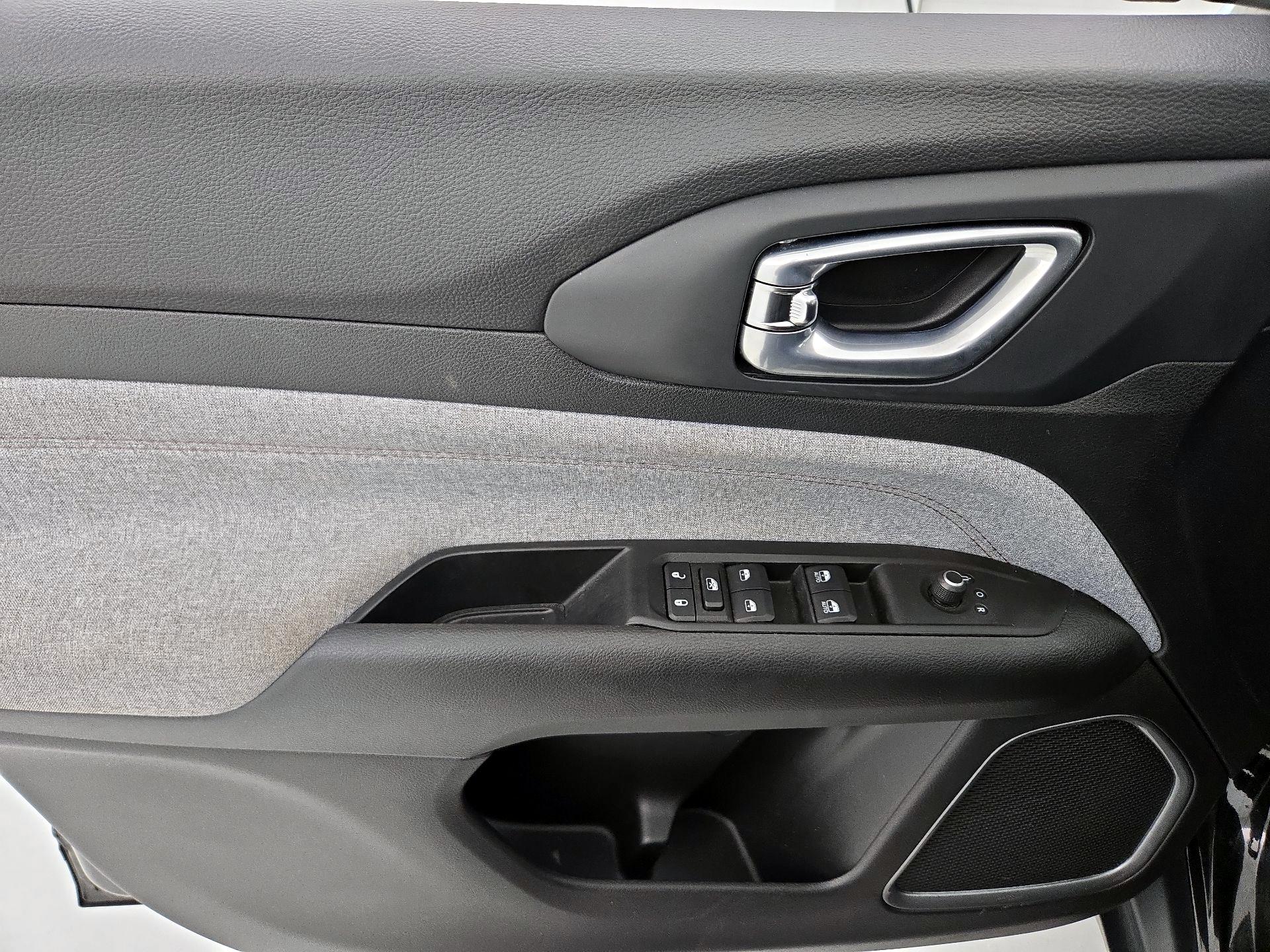 Thumbnail: 2022 Jeep Compass - 12