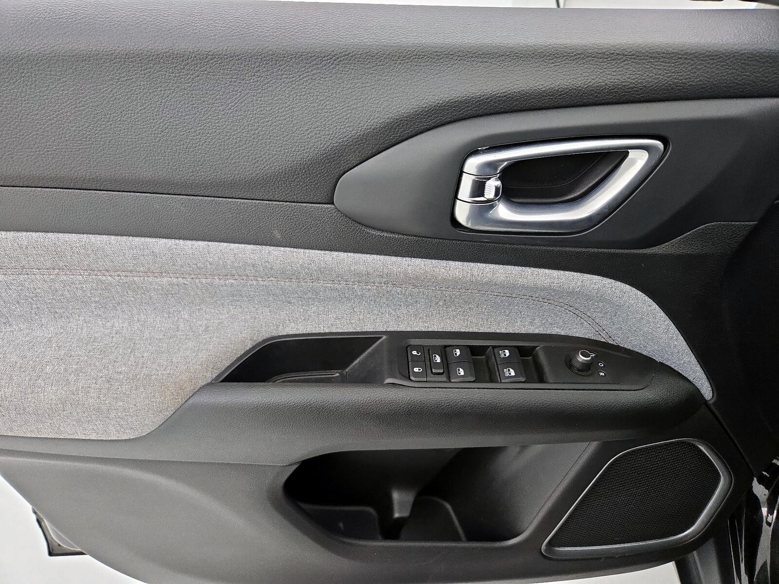 2022 Jeep Compass Latitude Lux - Photo 13