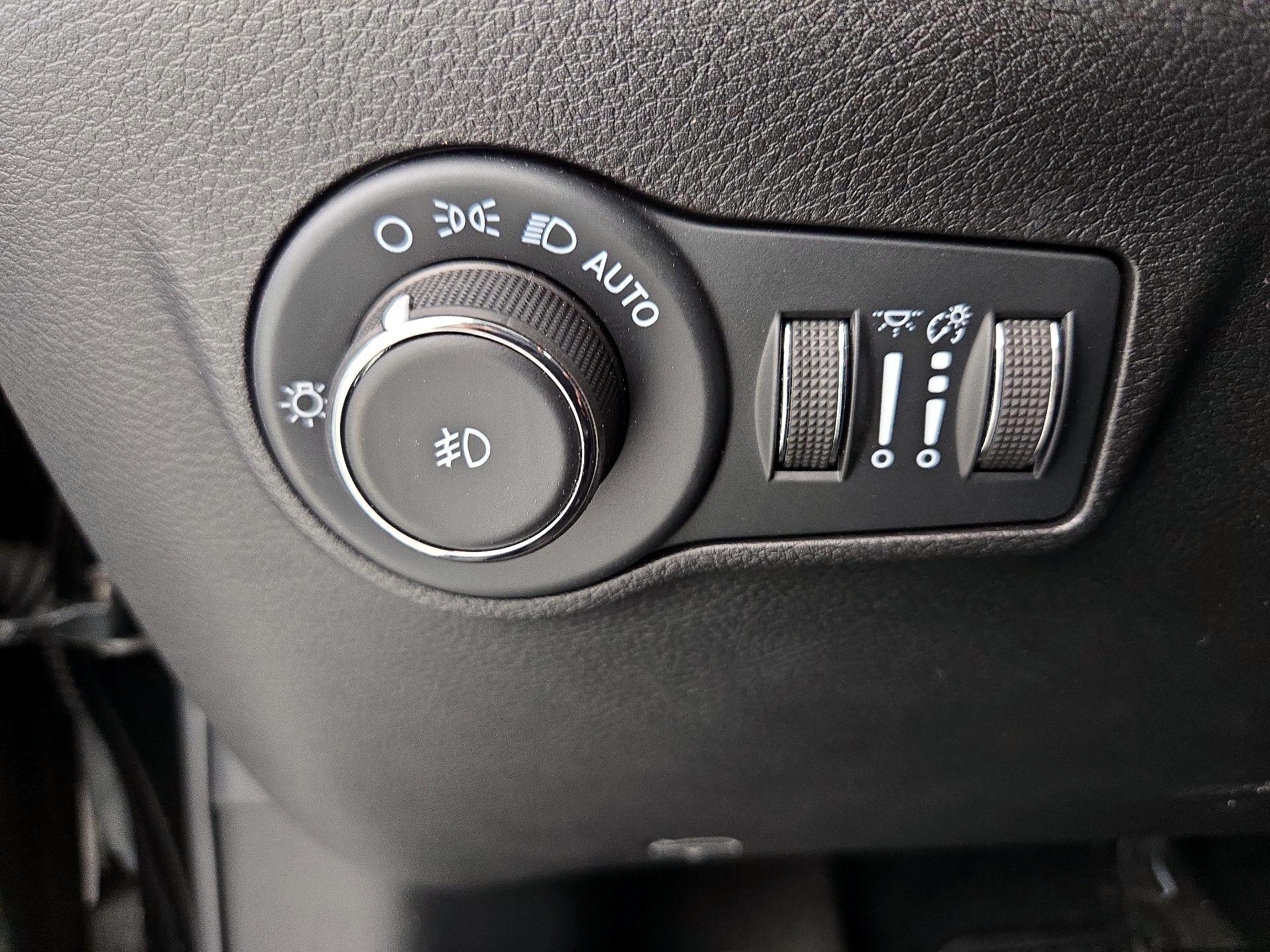 Thumbnail: 2022 Jeep Compass - 13