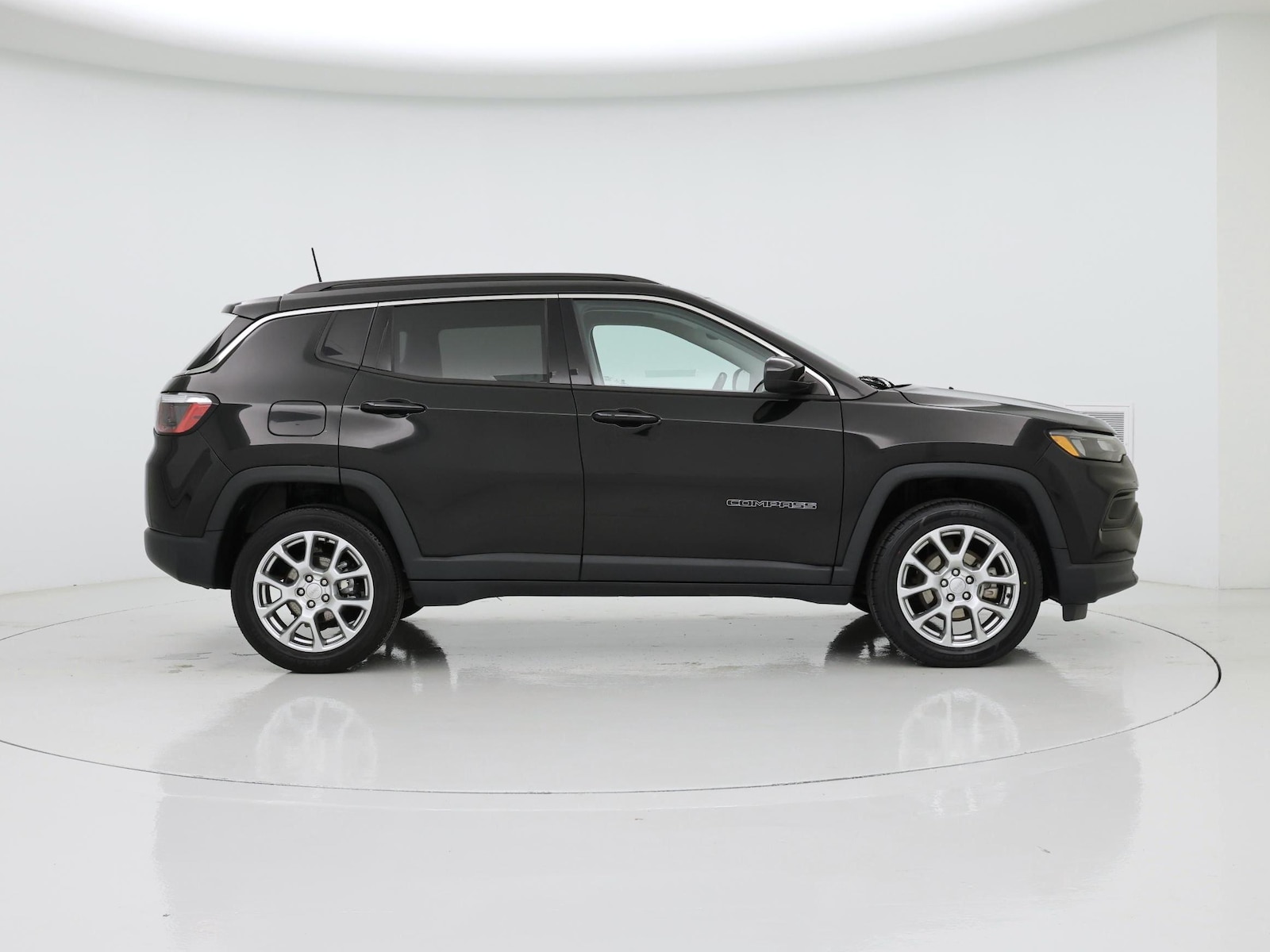 2022 Jeep Compass Latitude Lux - Photo 8
