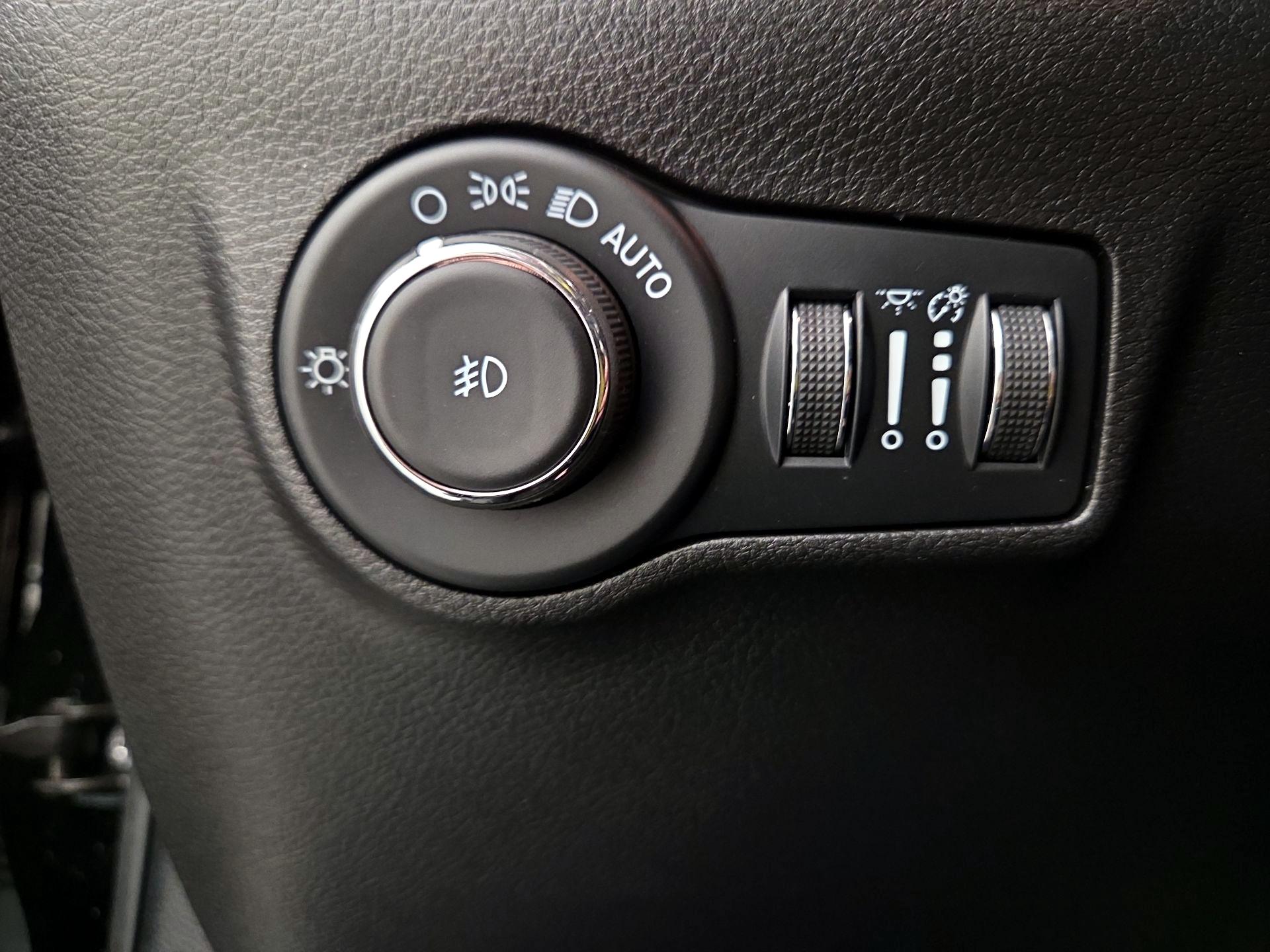 Thumbnail: 2022 Jeep Compass - 13