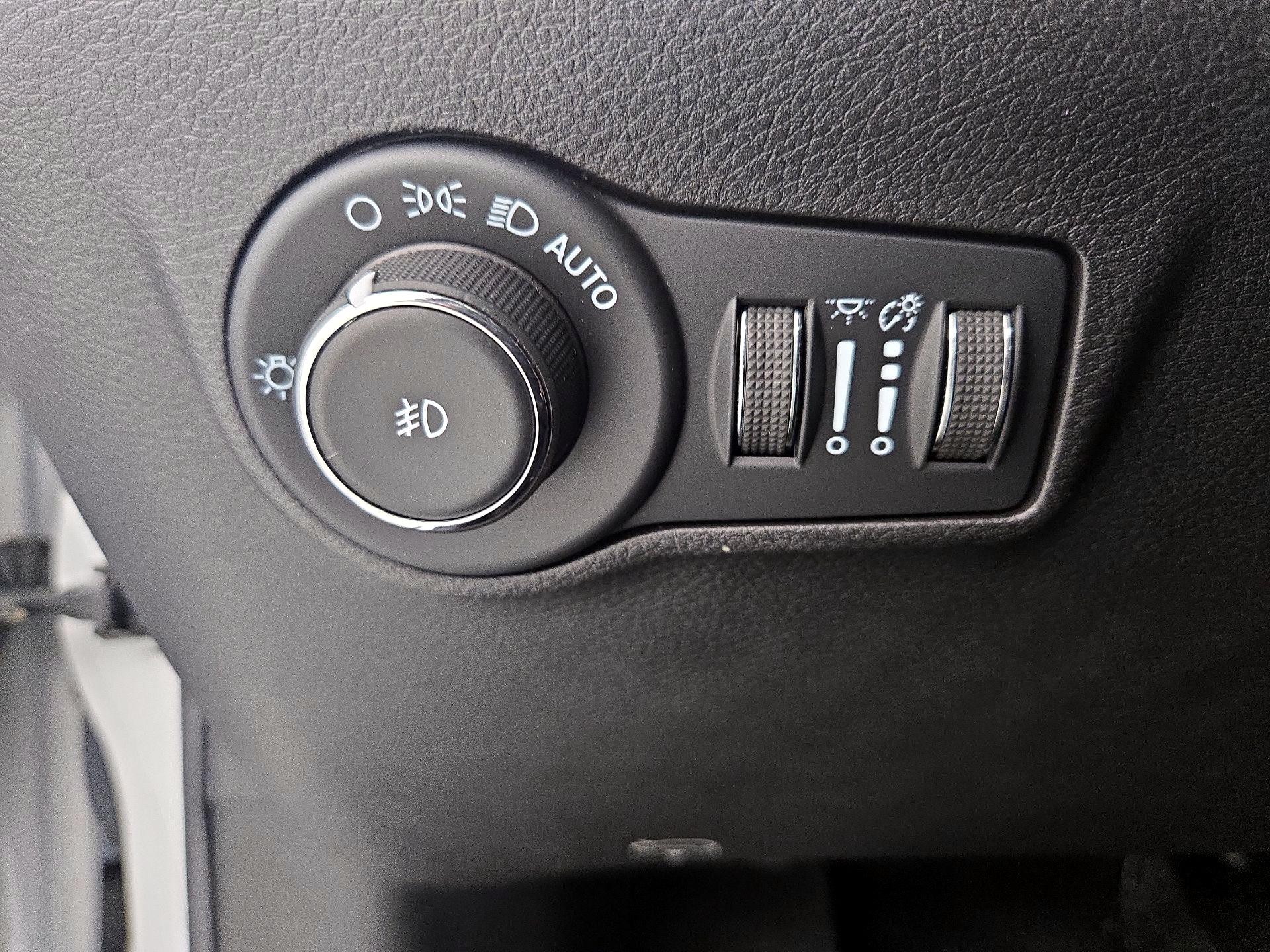 Thumbnail: 2022 Jeep Compass - 13