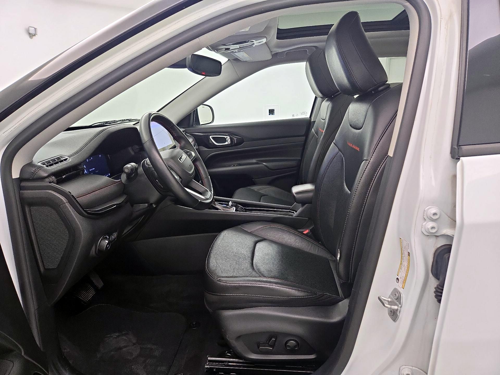 Thumbnail: 2022 Jeep Compass - 11