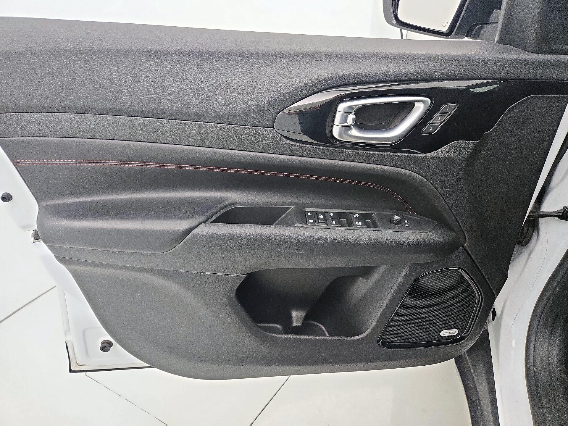 Thumbnail: 2022 Jeep Compass - 12