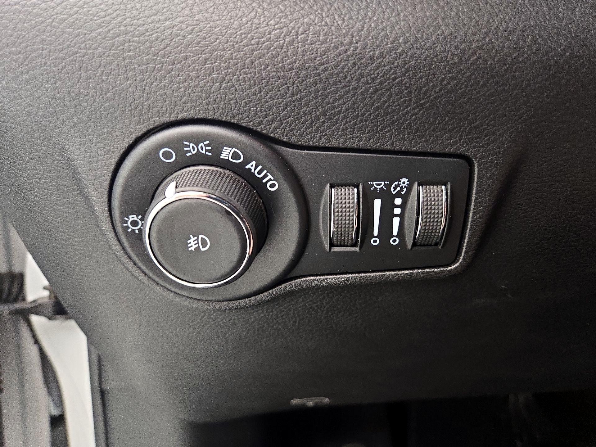 Thumbnail: 2022 Jeep Compass - 13