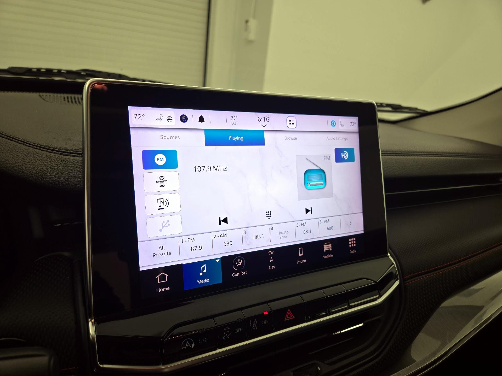 Thumbnail: 2022 Jeep Compass - 16