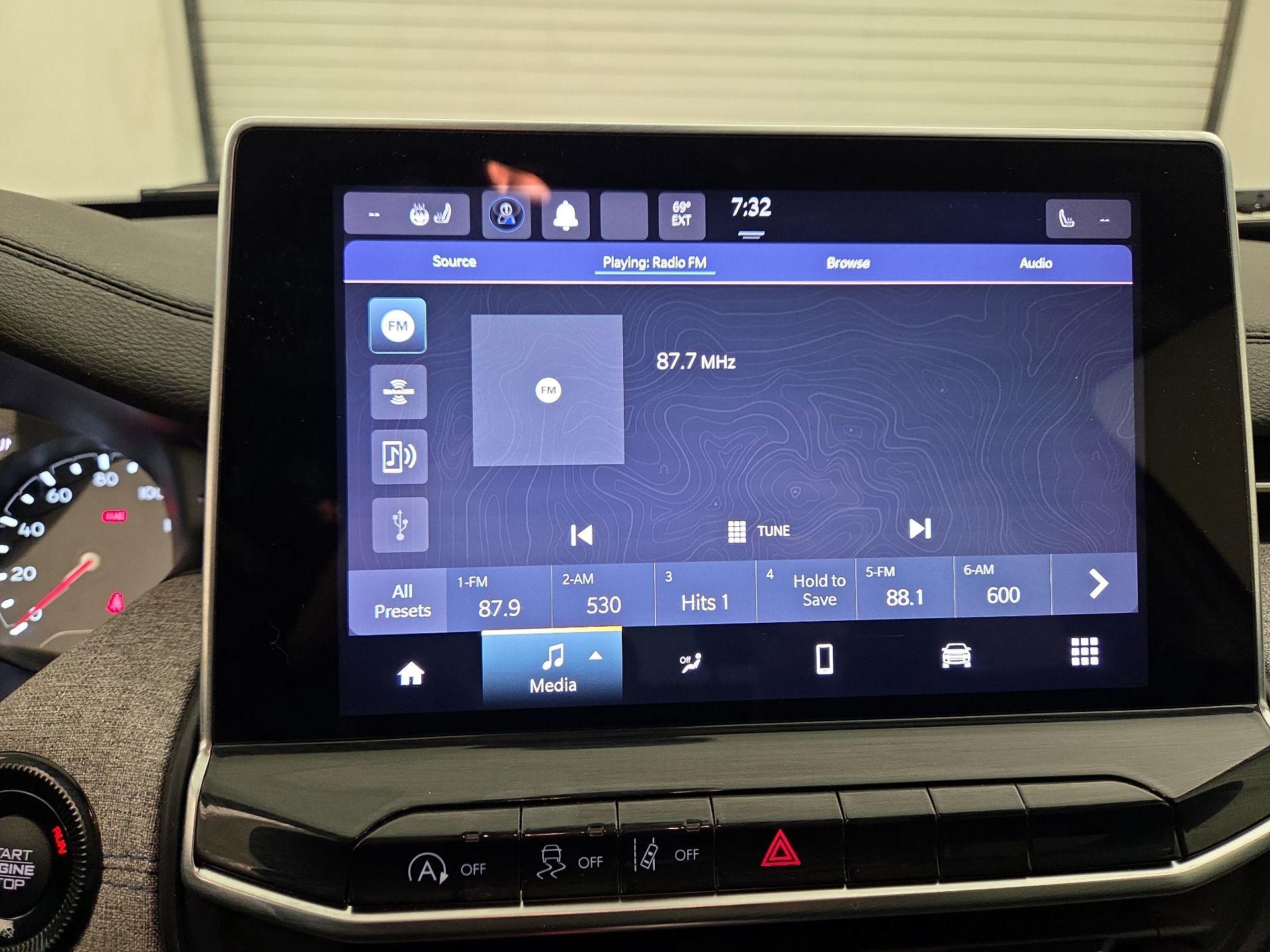 Thumbnail: 2022 Jeep Compass - 14