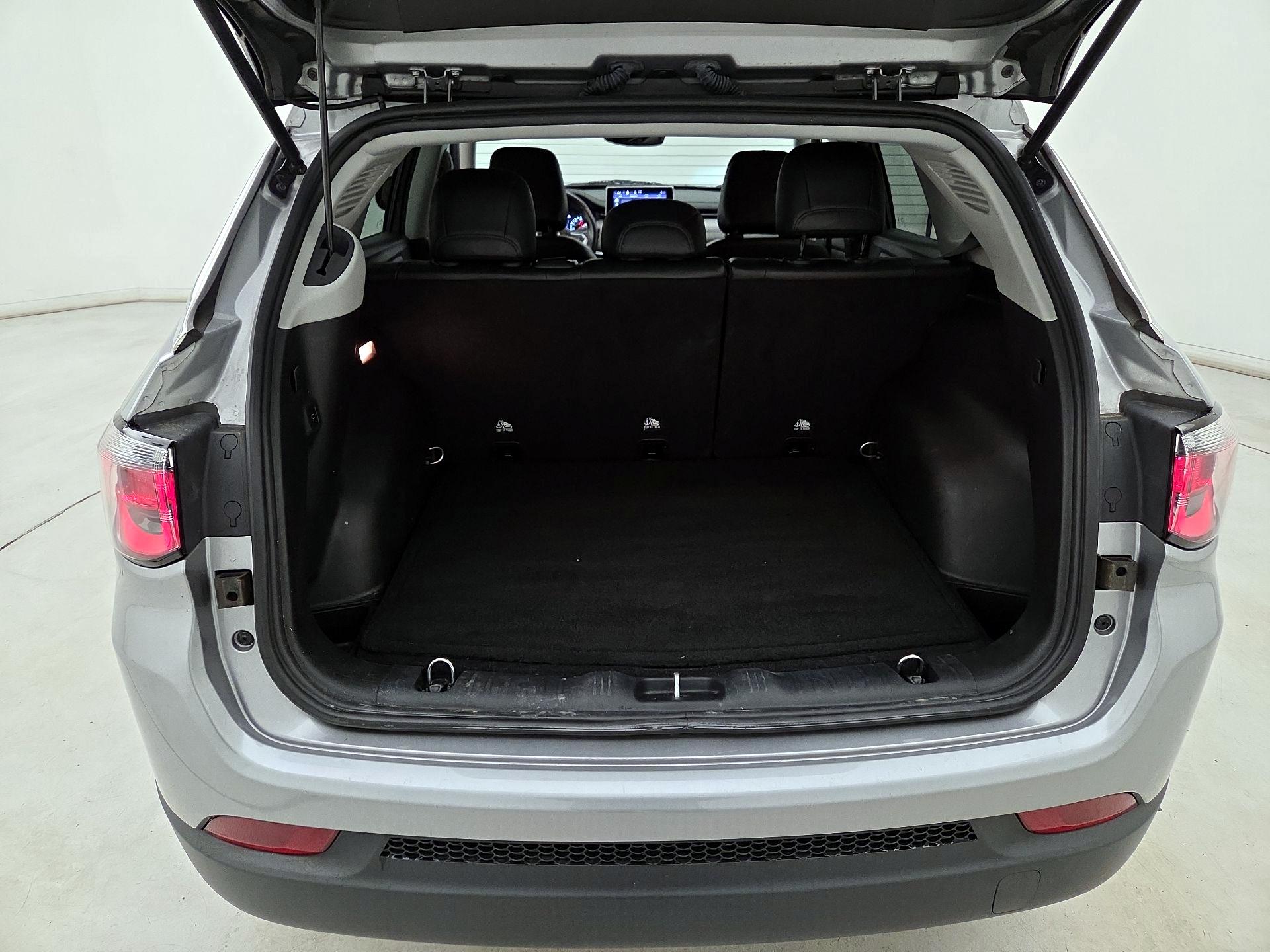 Thumbnail: 2022 Jeep Compass - 19