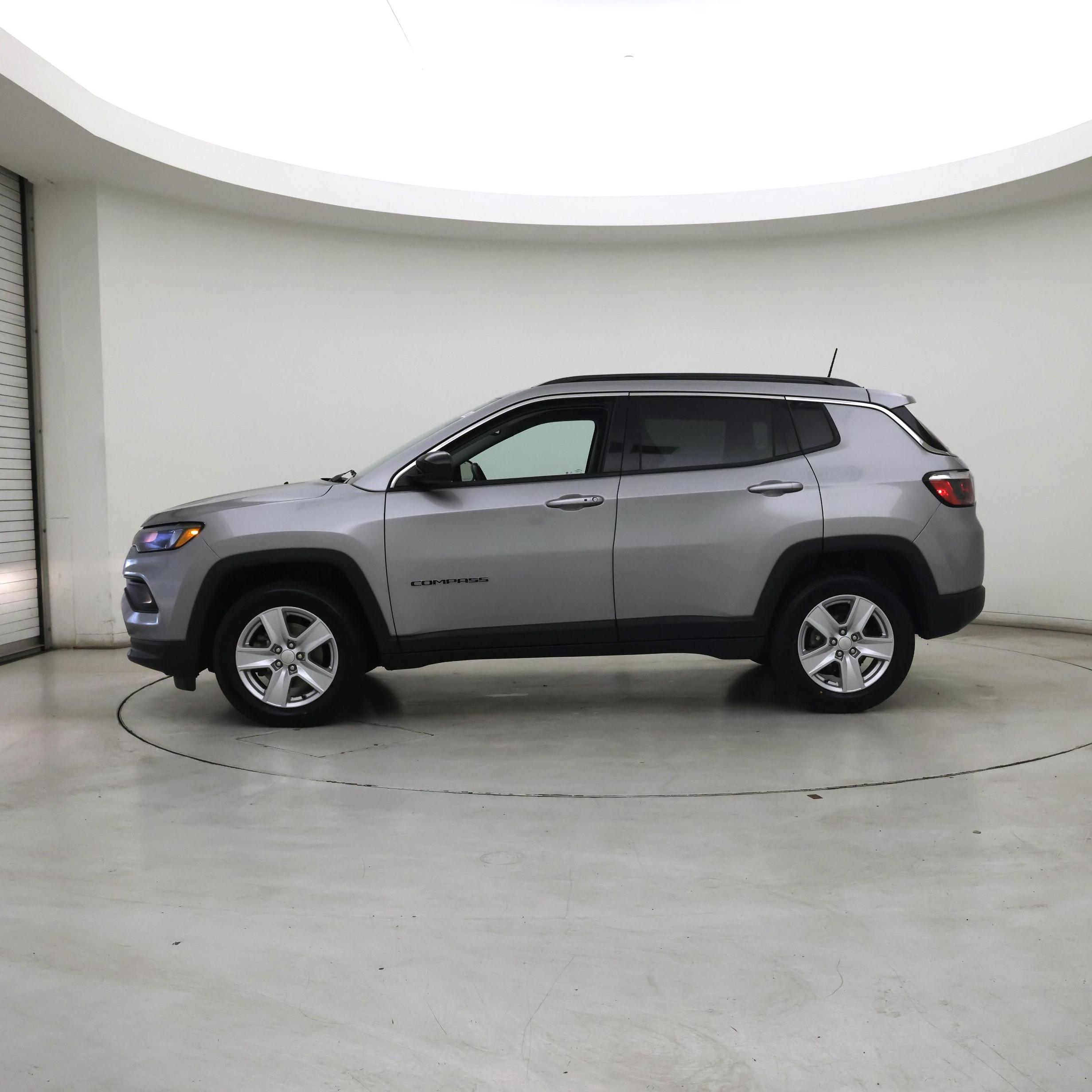 Thumbnail: 2022 Jeep Compass - 3