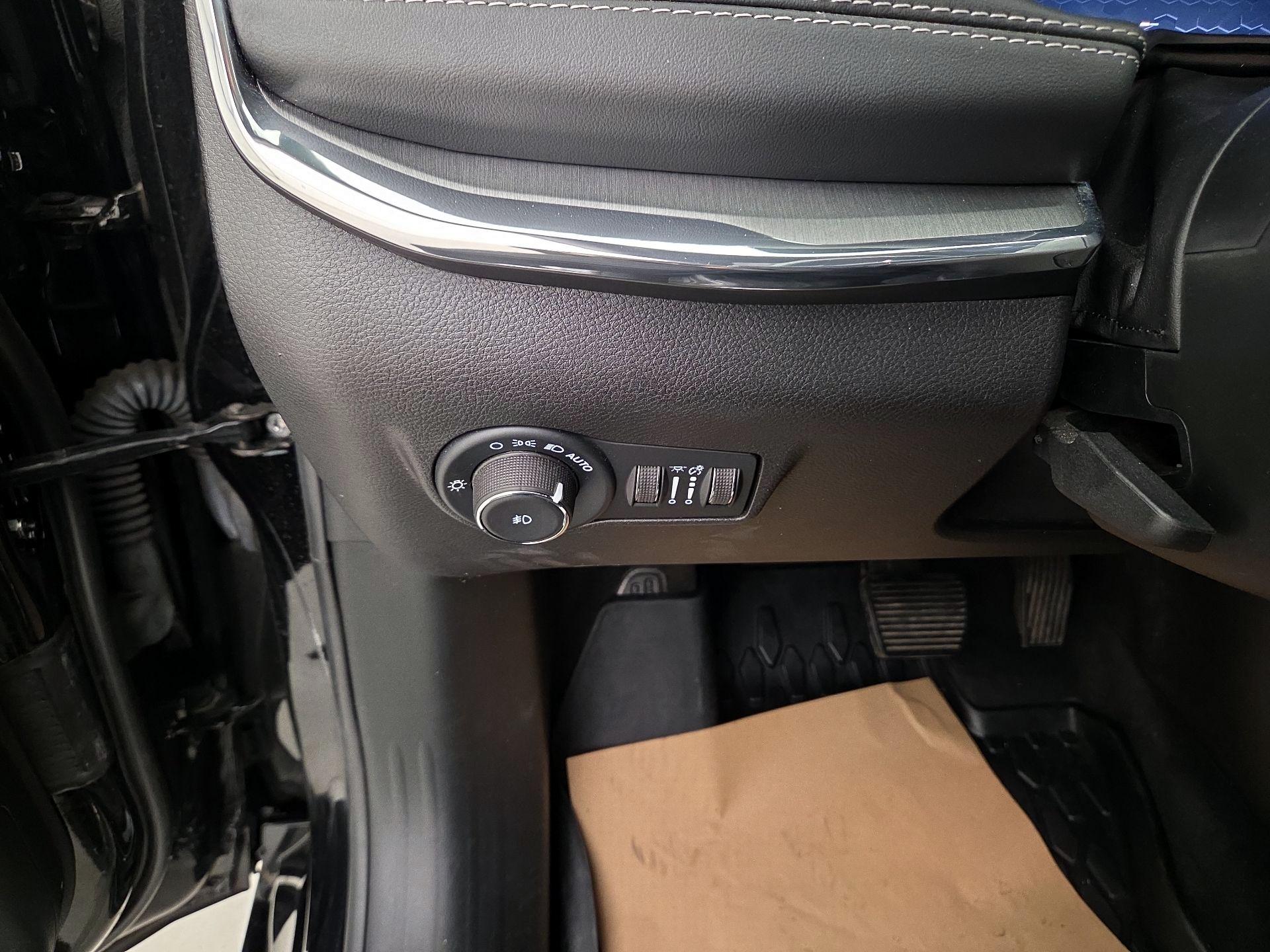 Thumbnail: 2022 Jeep Compass - 13