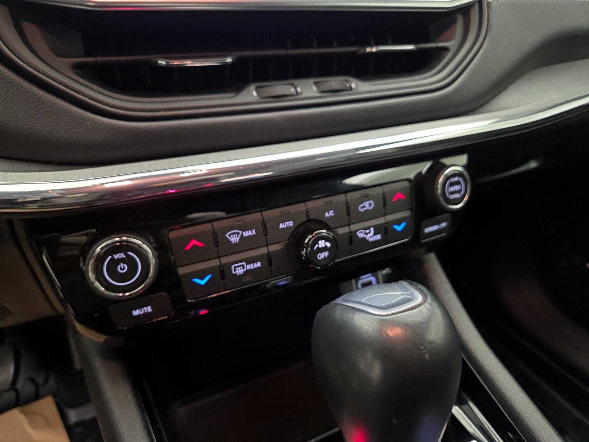 Thumbnail: 2022 Jeep Compass - 17