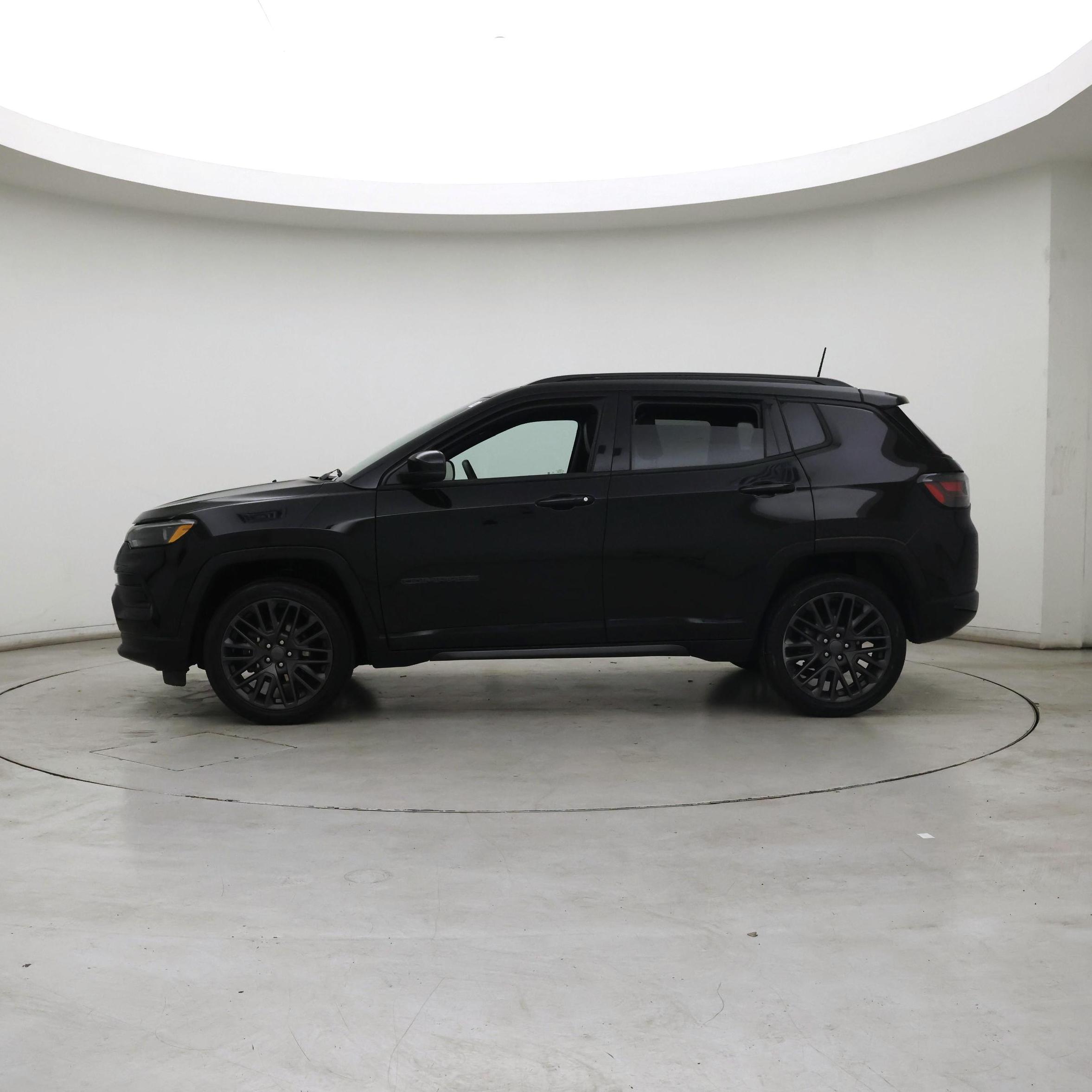 Thumbnail: 2022 Jeep Compass - 3