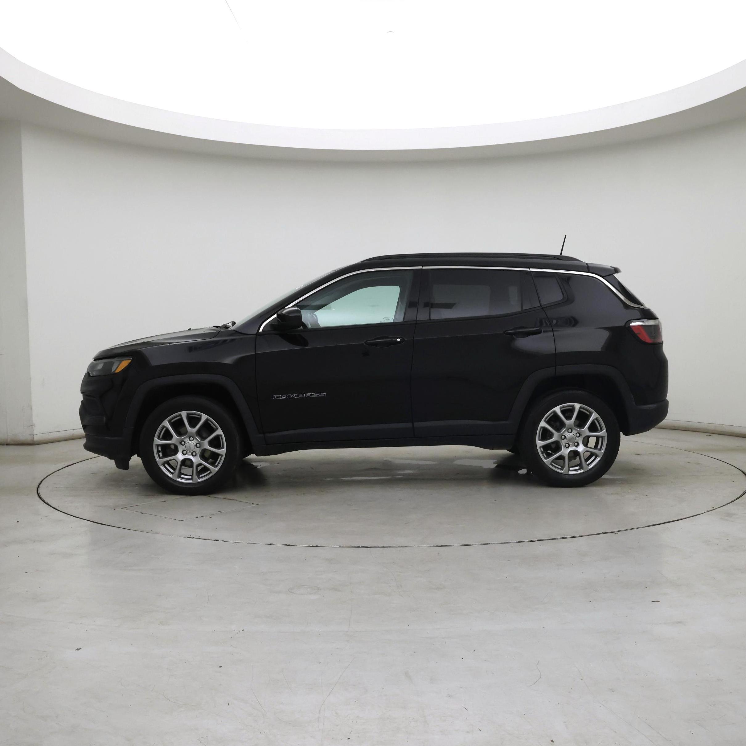 Thumbnail: 2022 Jeep Compass - 3