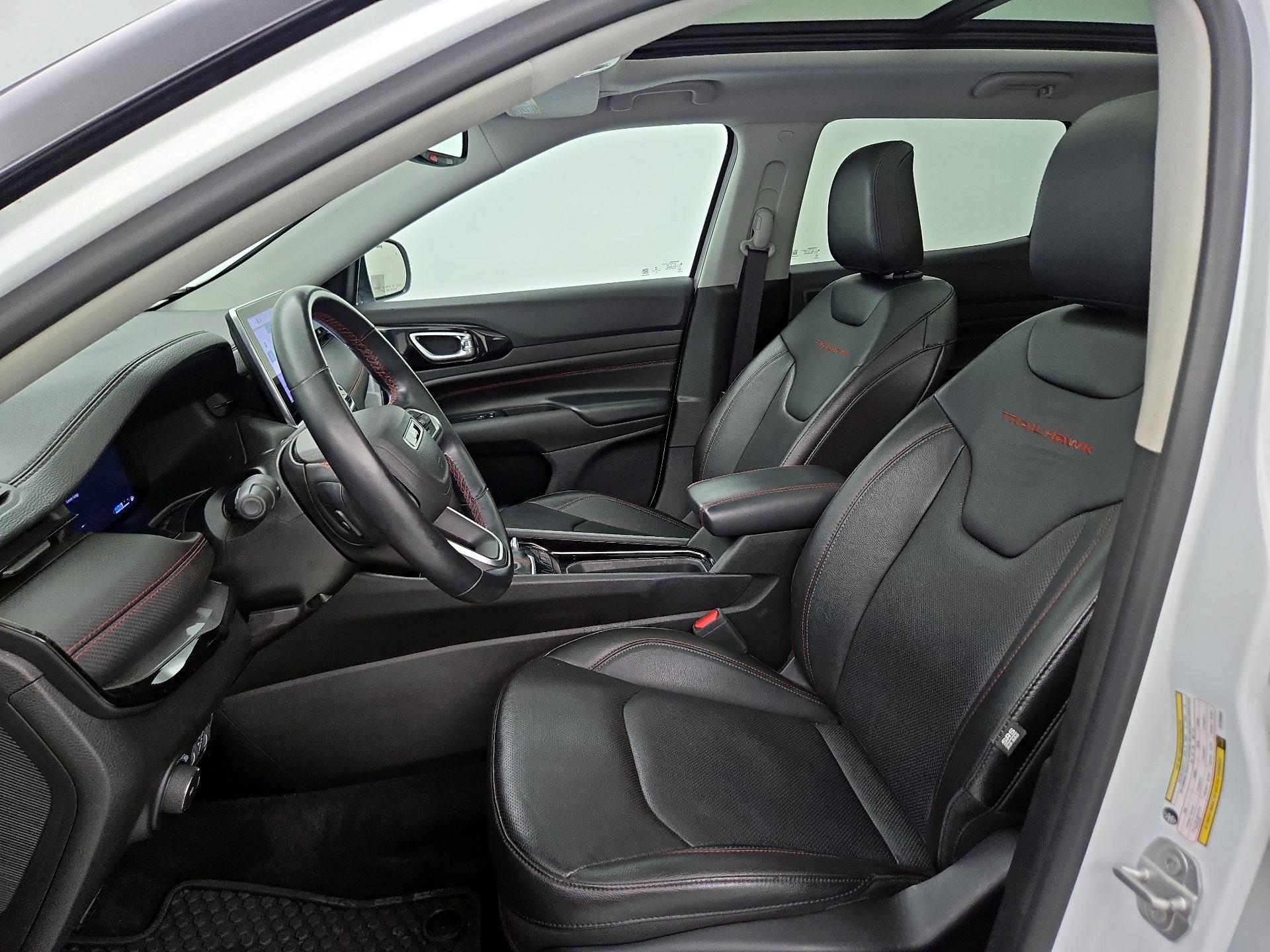 Thumbnail: 2022 Jeep Compass - 11