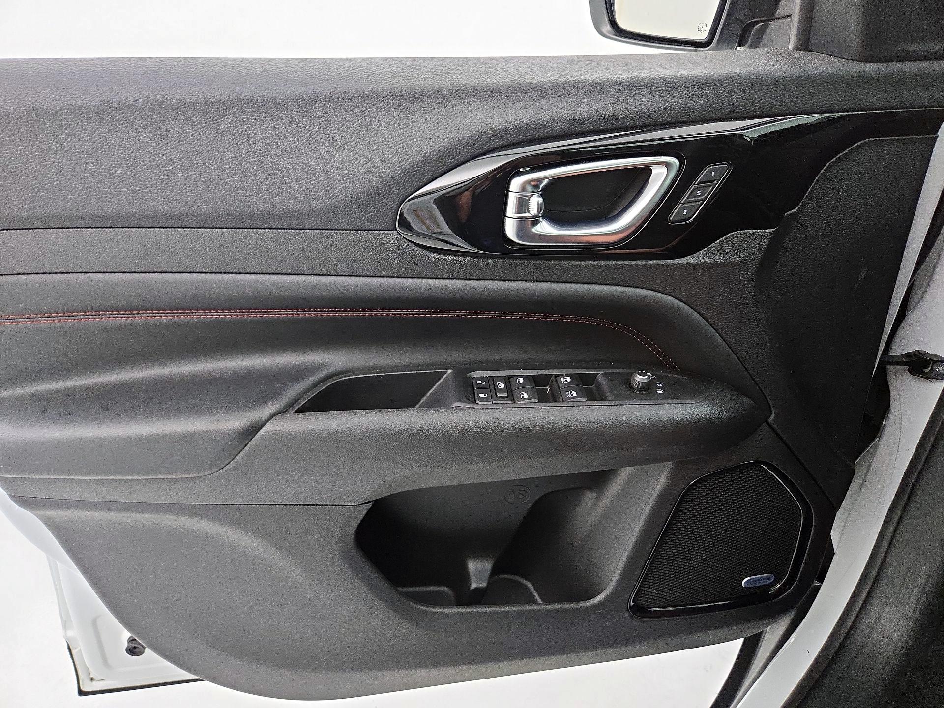 Thumbnail: 2022 Jeep Compass - 12