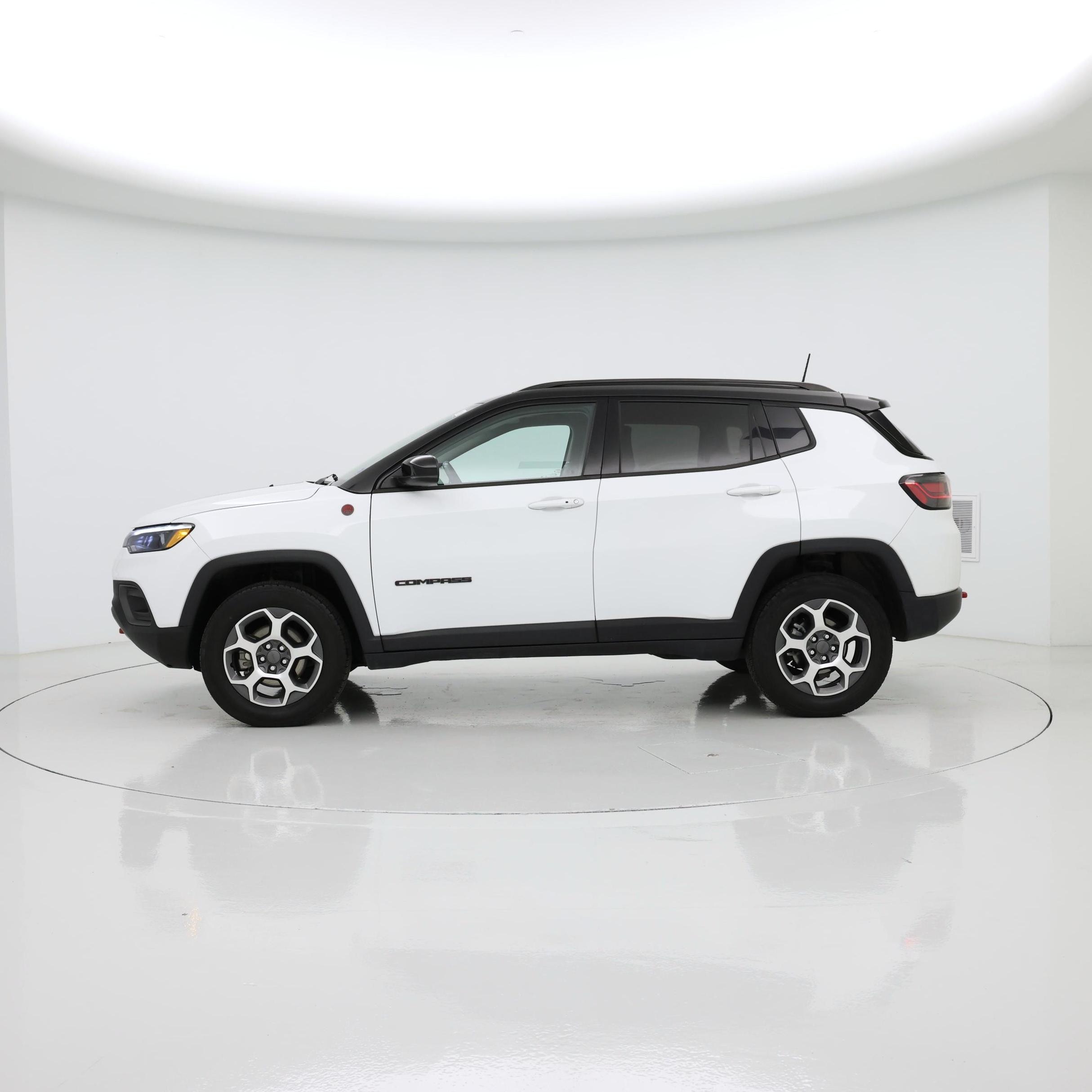 Thumbnail: 2022 Jeep Compass - 3
