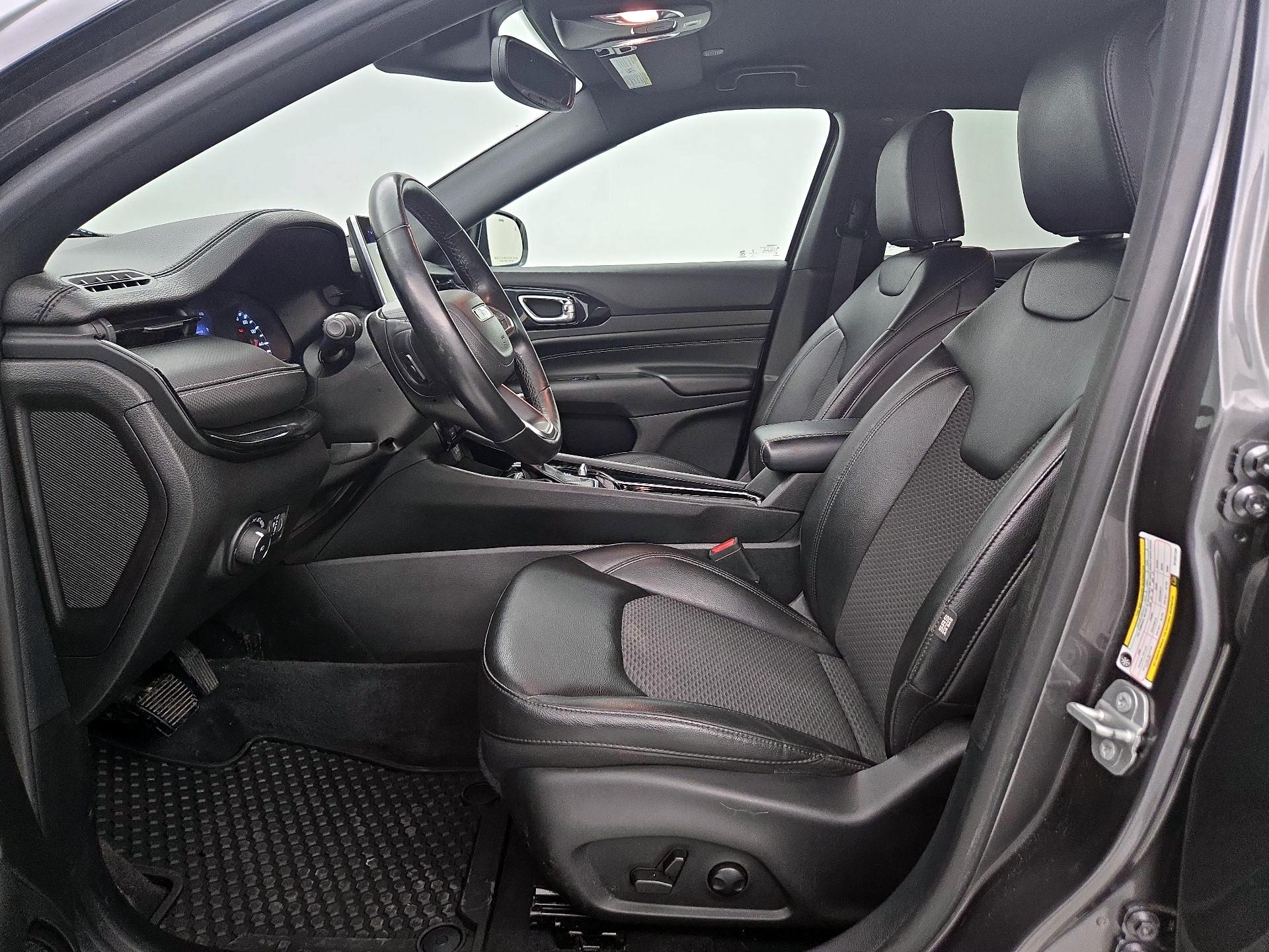 Thumbnail: 2022 Jeep Compass - 11