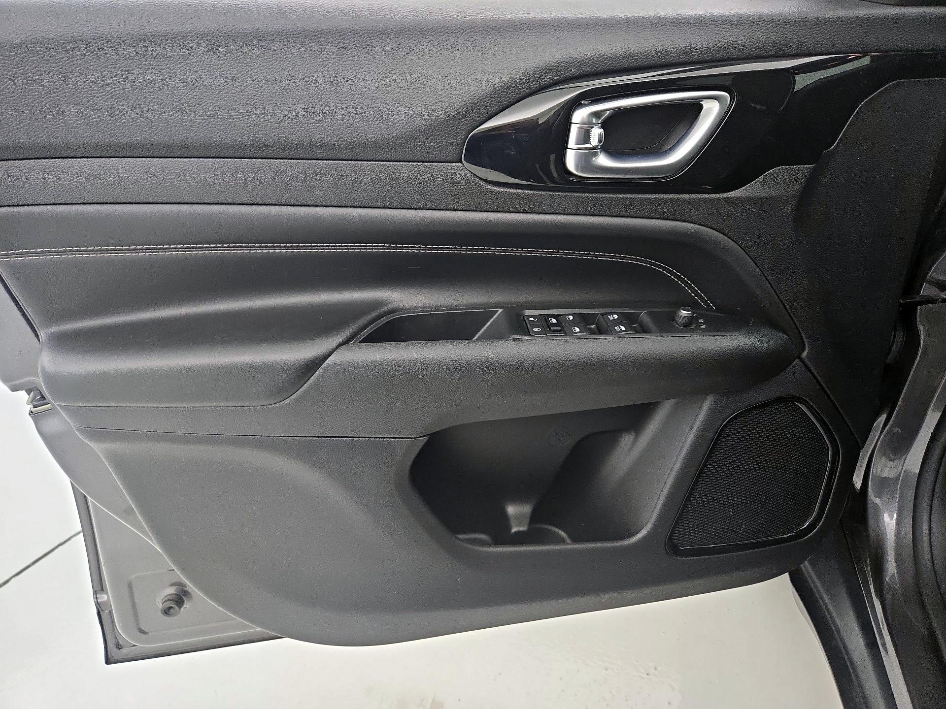 Thumbnail: 2022 Jeep Compass - 12