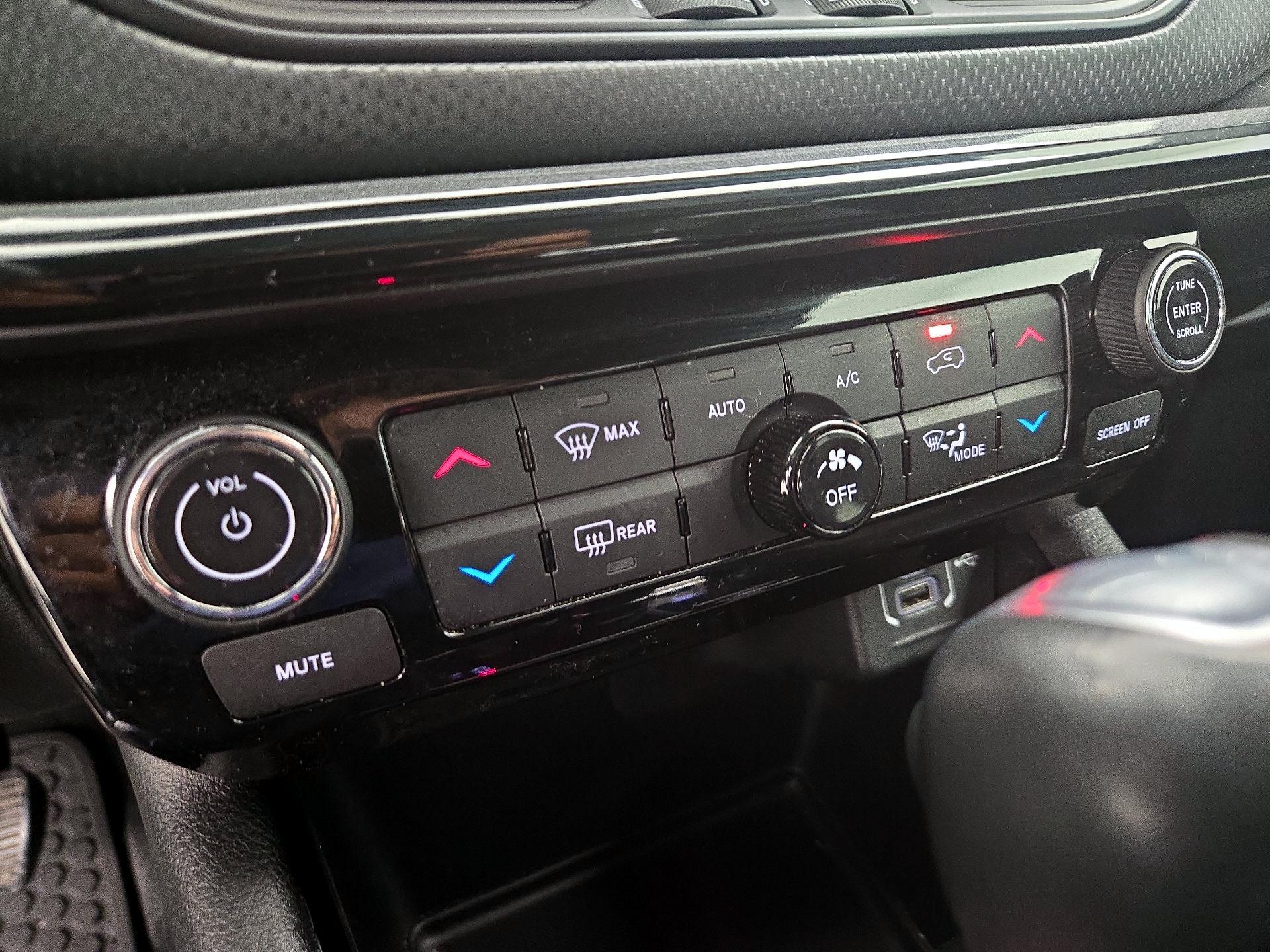 Thumbnail: 2022 Jeep Compass - 16