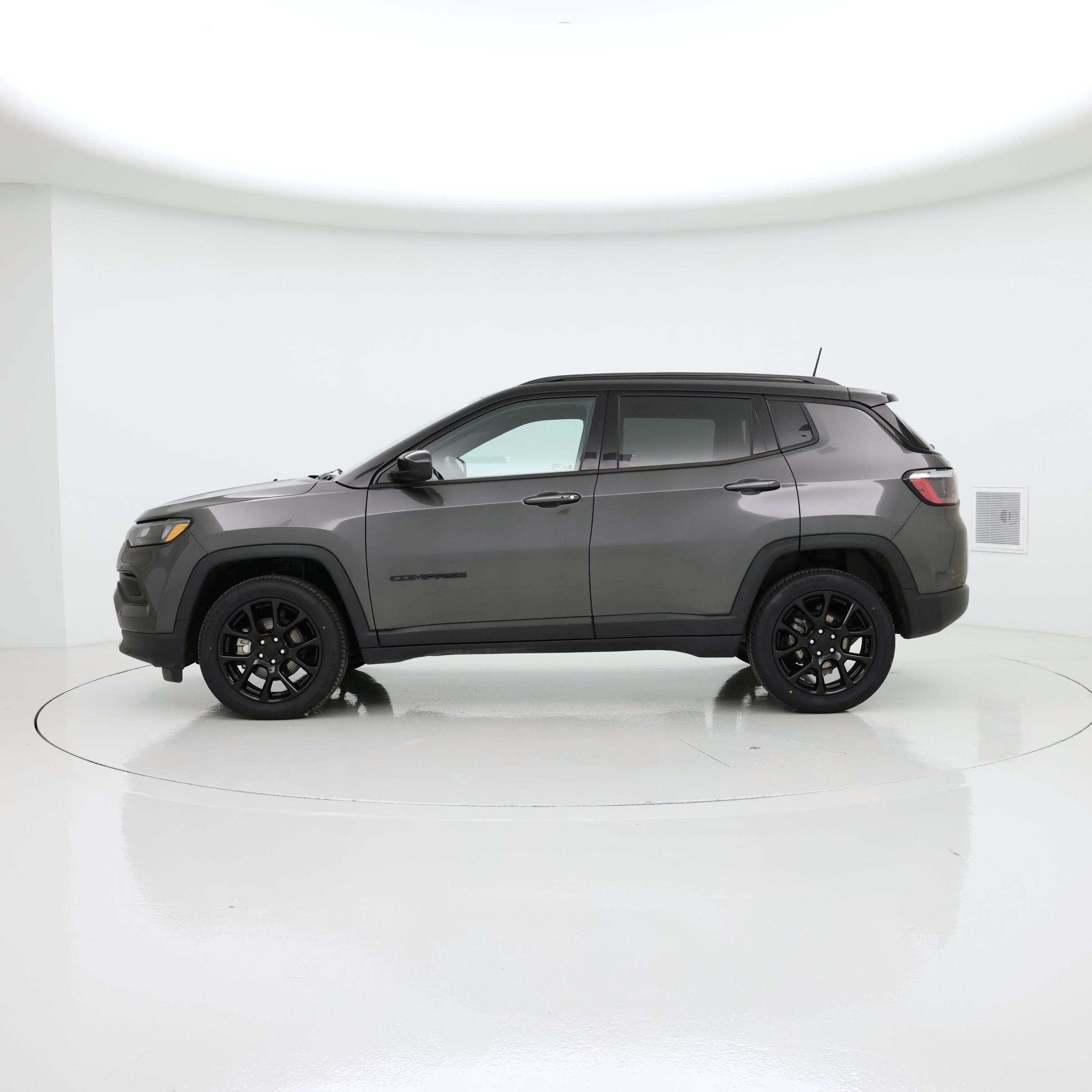Thumbnail: 2022 Jeep Compass - 3