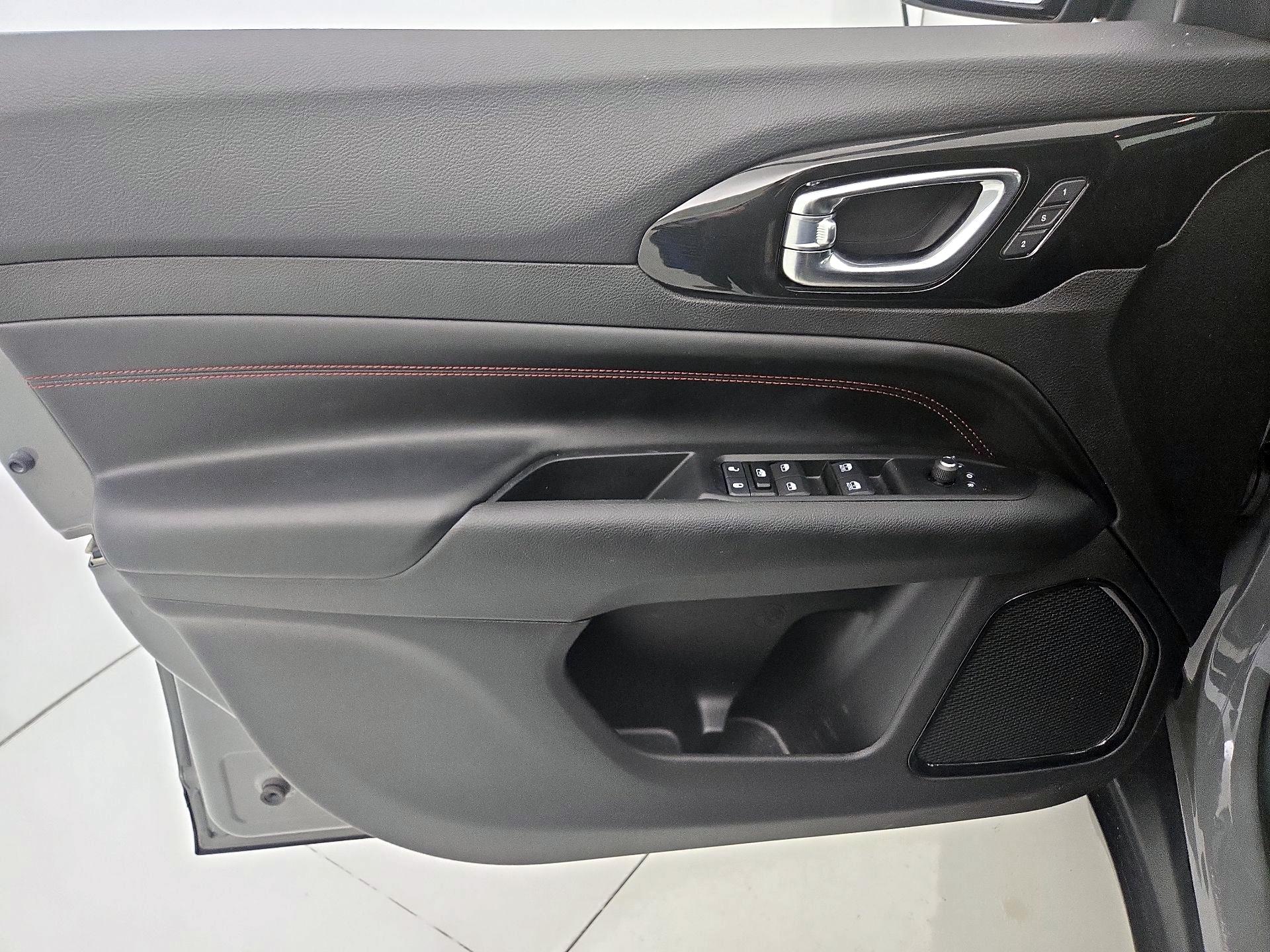 Thumbnail: 2022 Jeep Compass - 12