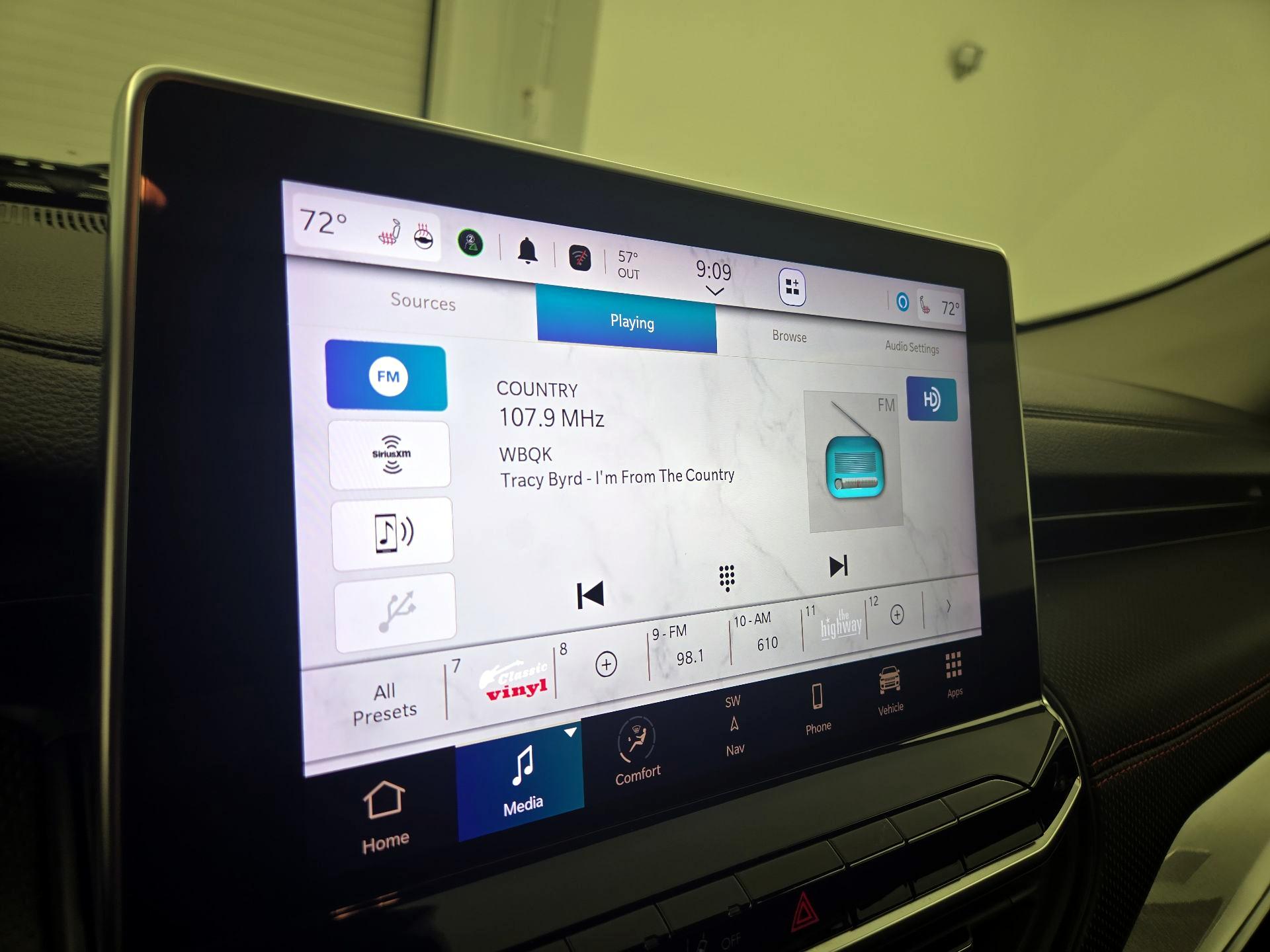 Thumbnail: 2022 Jeep Compass - 16