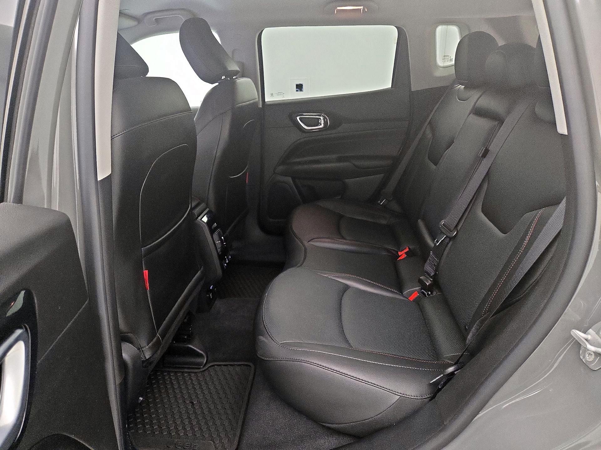 Thumbnail: 2022 Jeep Compass - 20