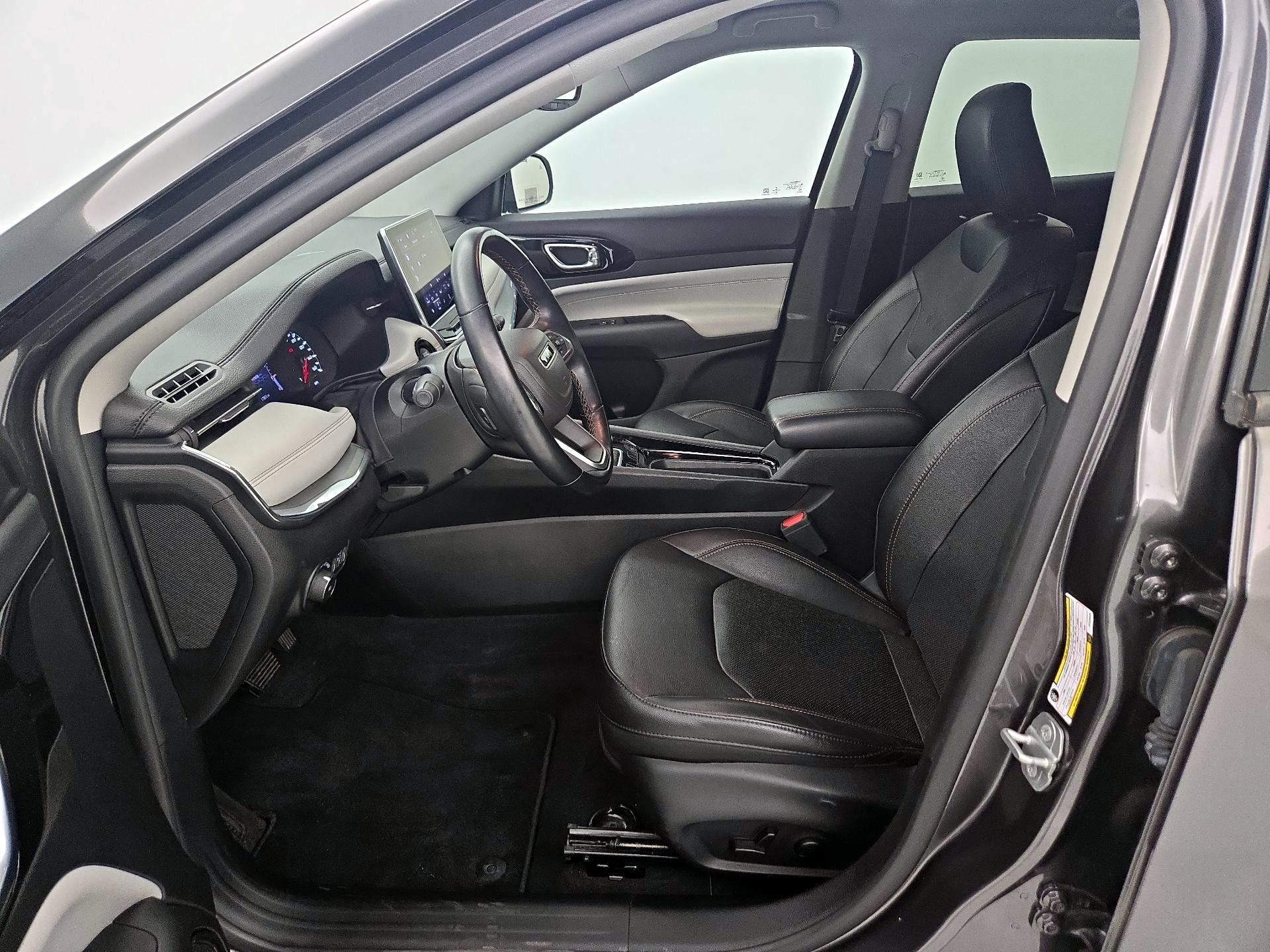 Thumbnail: 2022 Jeep Compass - 11