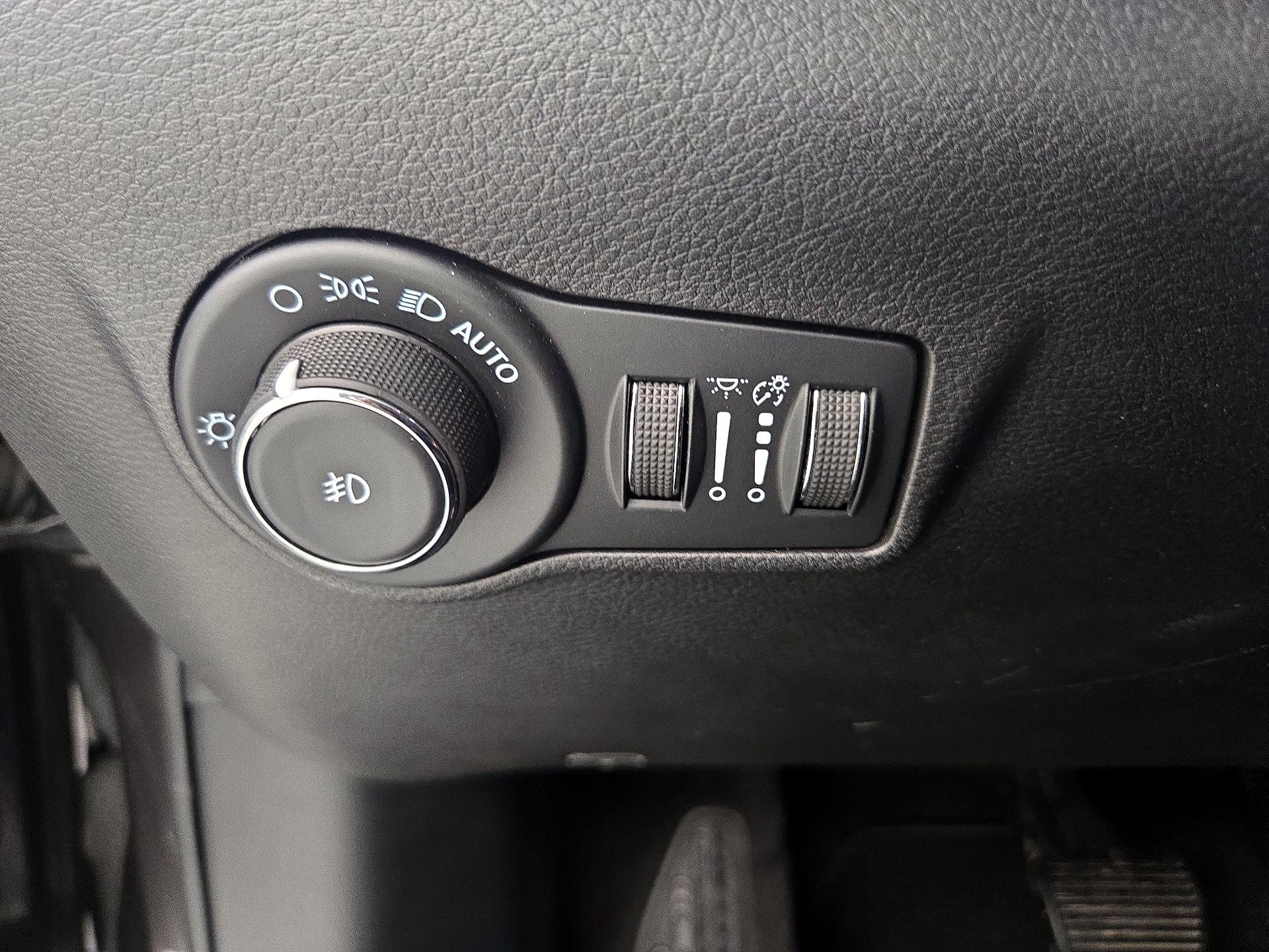 Thumbnail: 2022 Jeep Compass - 13