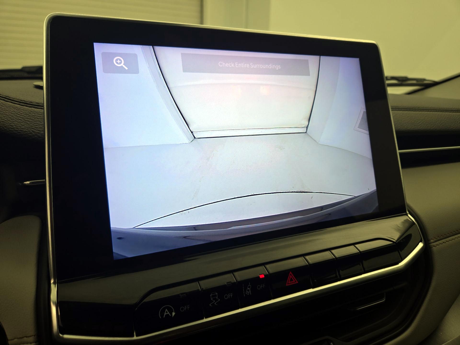 Thumbnail: 2022 Jeep Compass - 14