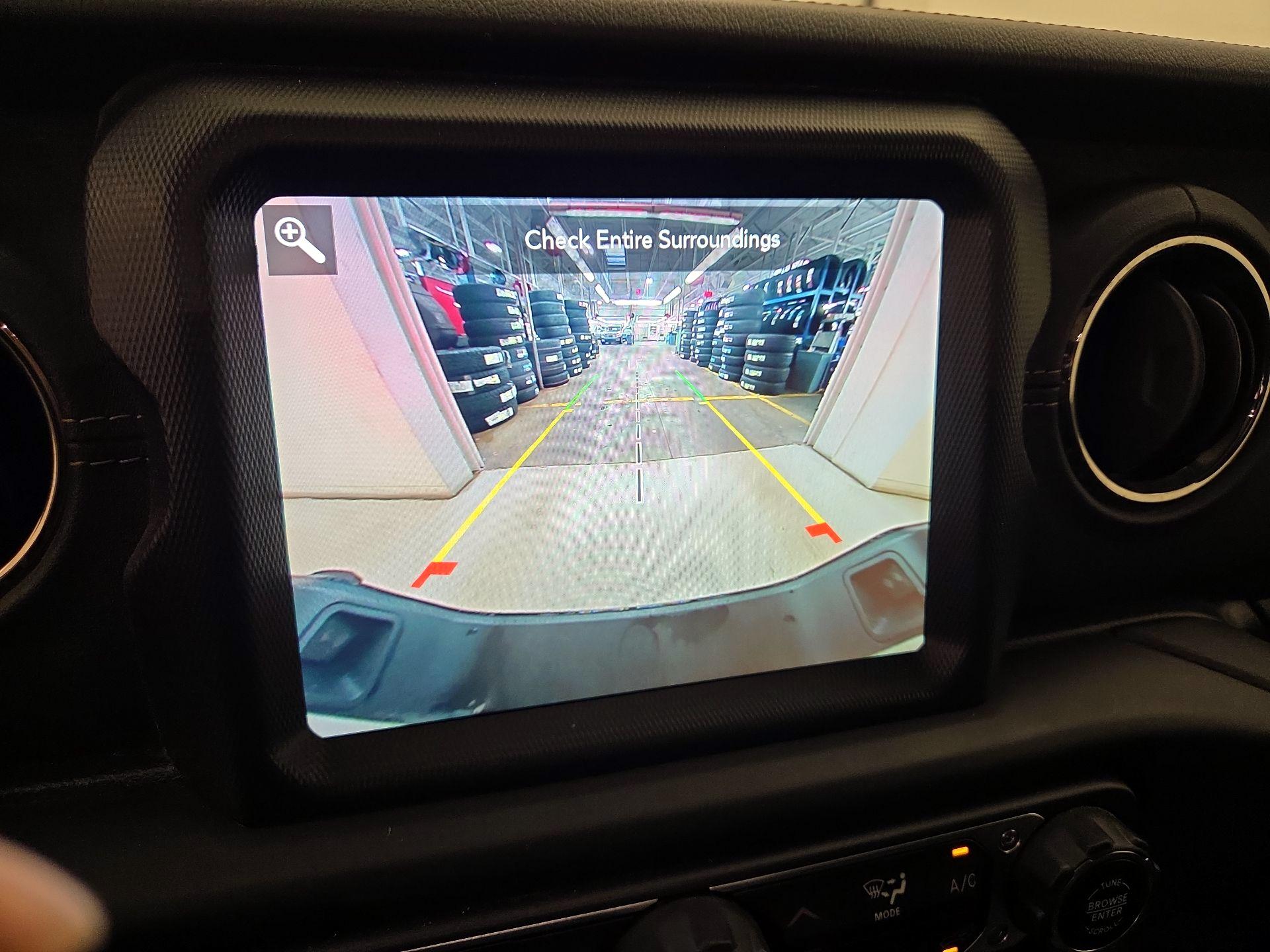 Thumbnail: 2022 Jeep Gladiator - 14