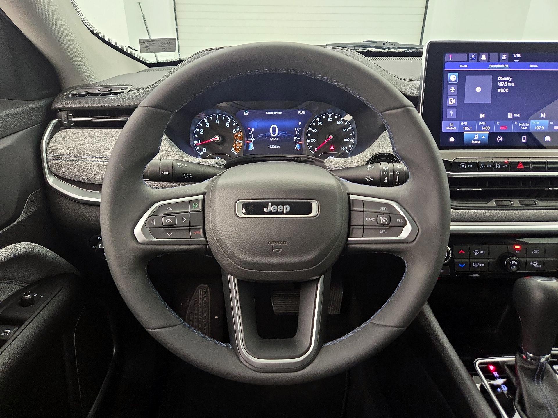 Thumbnail: 2022 Jeep Compass - 10