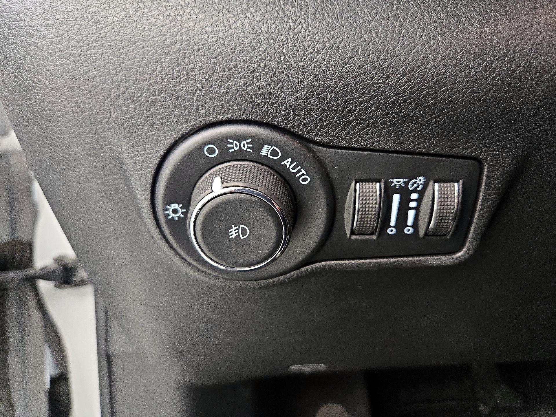 Thumbnail: 2022 Jeep Compass - 13