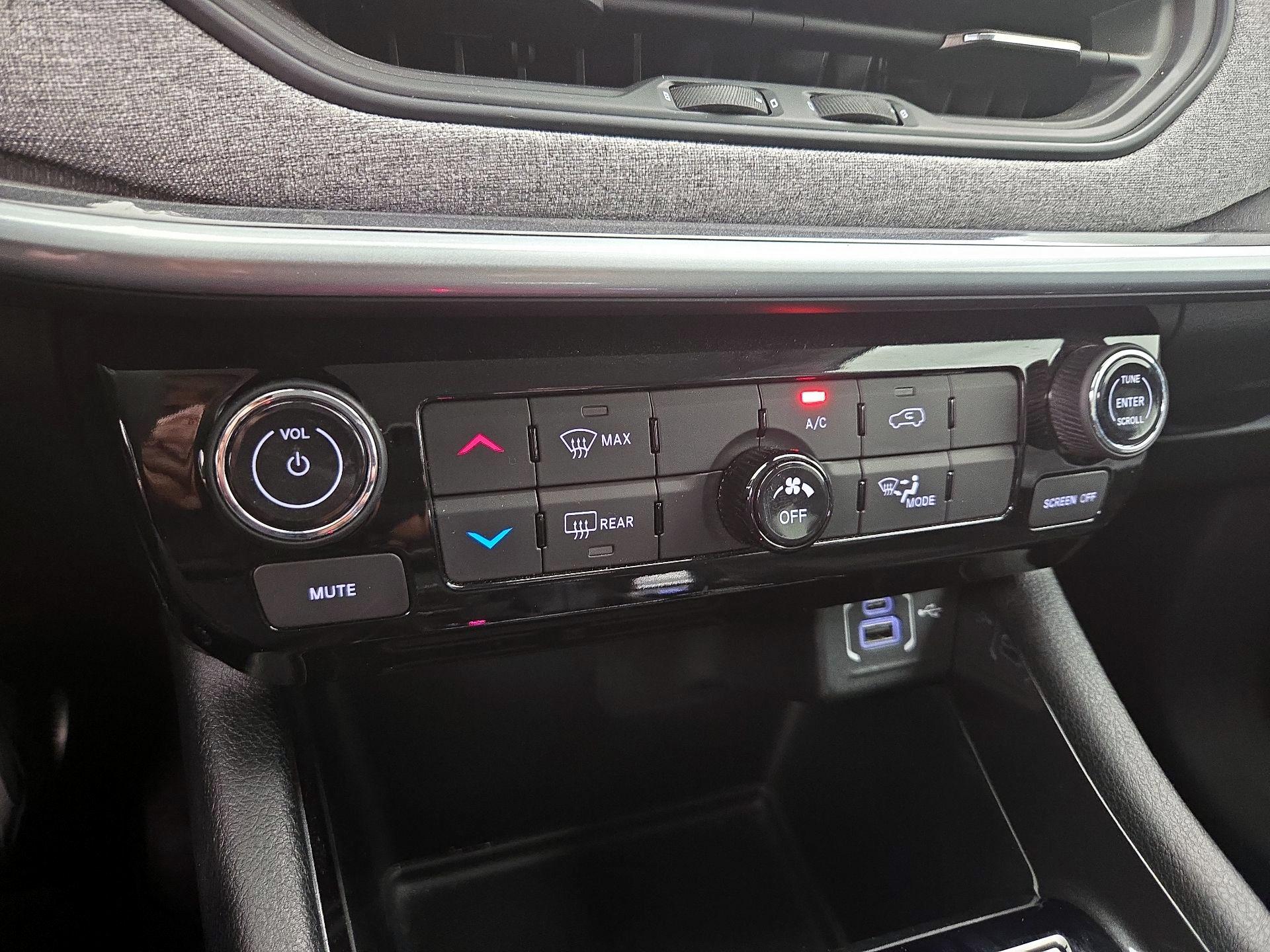 Thumbnail: 2022 Jeep Compass - 16