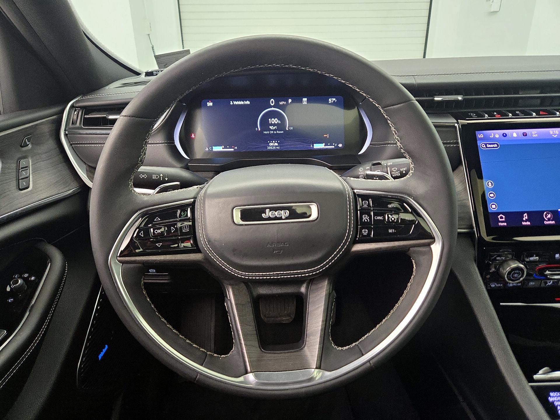 Thumbnail: 2023 Jeep Grand Cherokee - 10