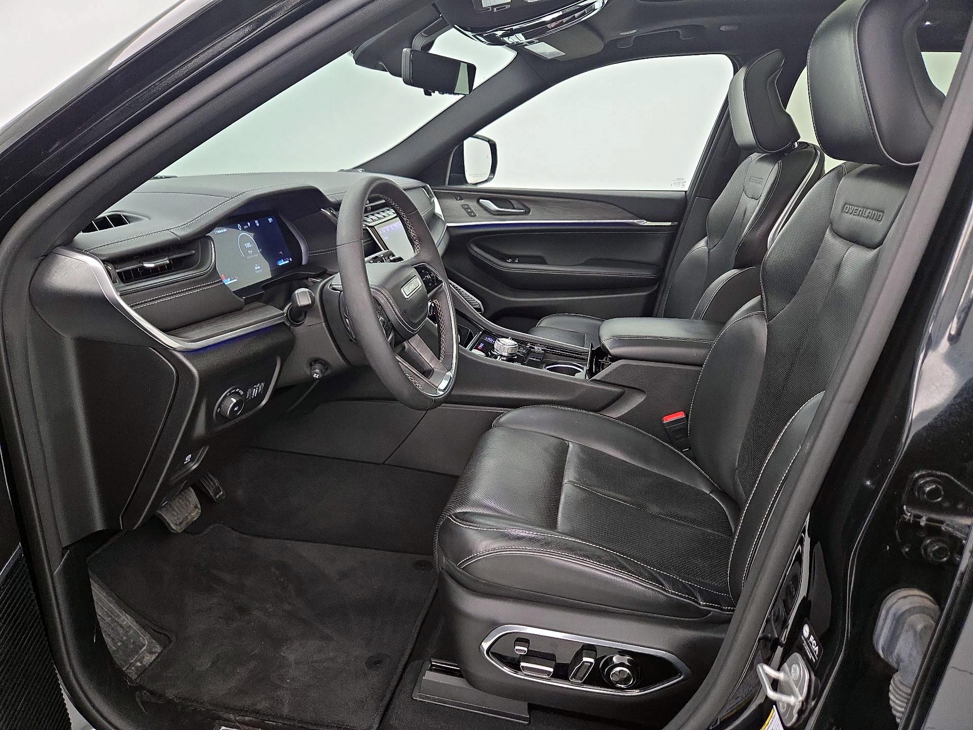 Thumbnail: 2023 Jeep Grand Cherokee - 11