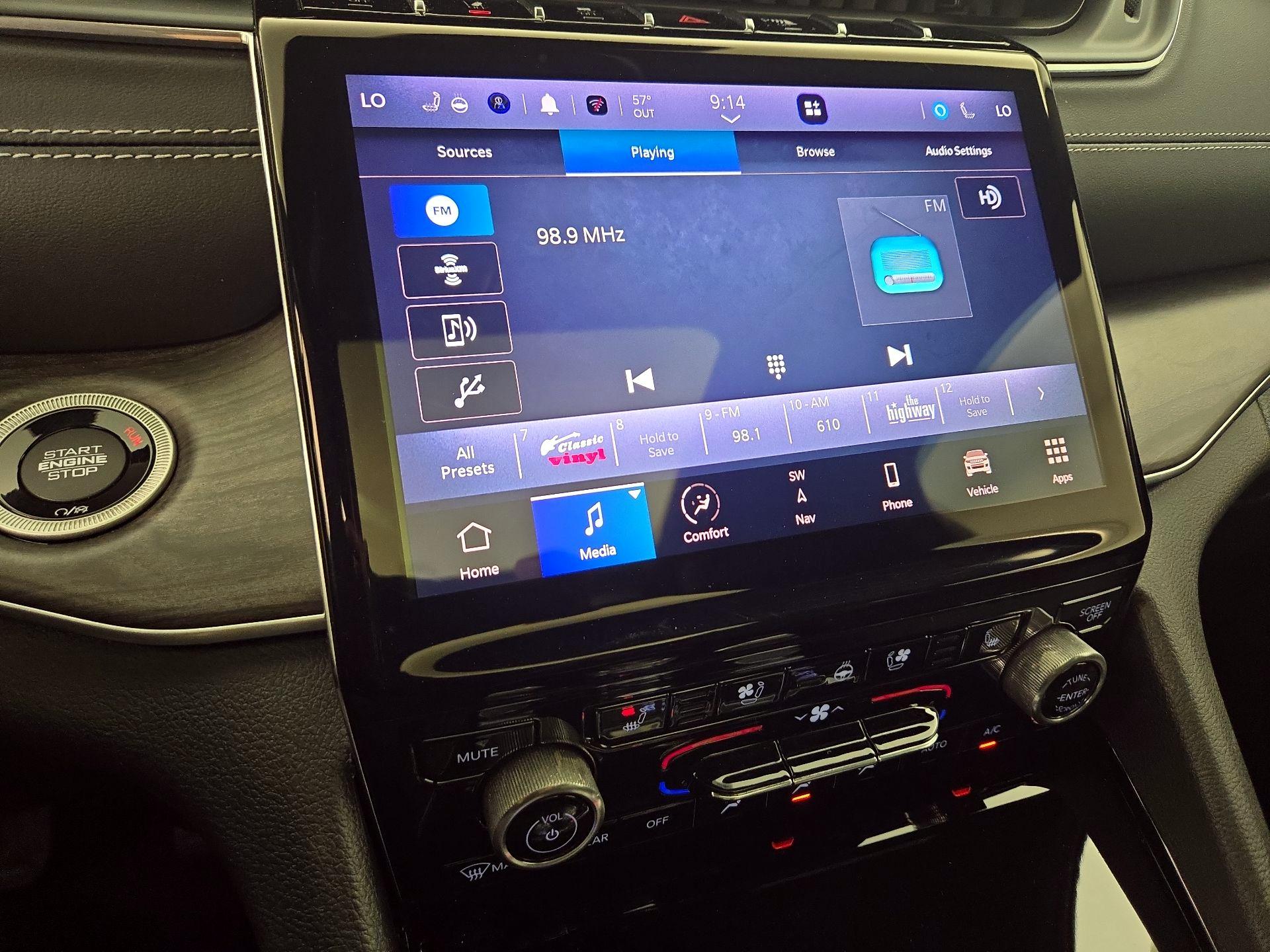 Thumbnail: 2023 Jeep Grand Cherokee - 16