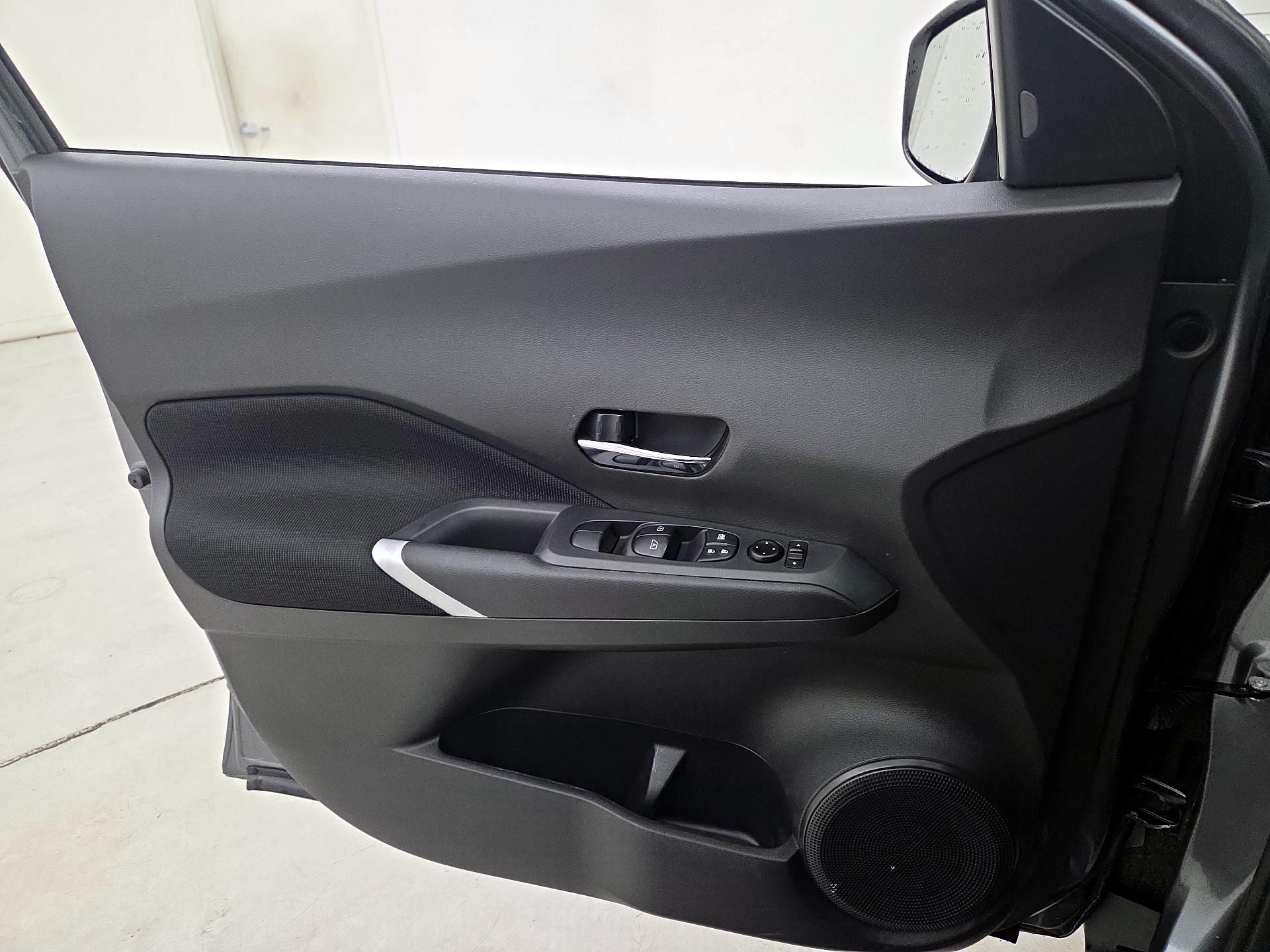 Thumbnail: 2023 Nissan Kicks - 12