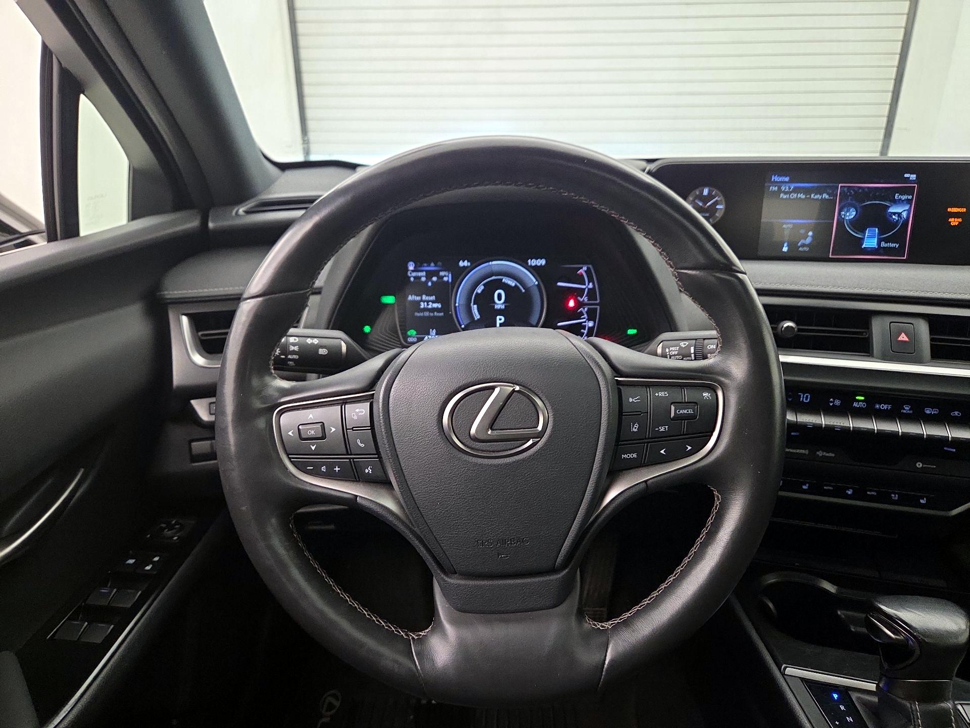 Thumbnail: 2021 Lexus UX - 10