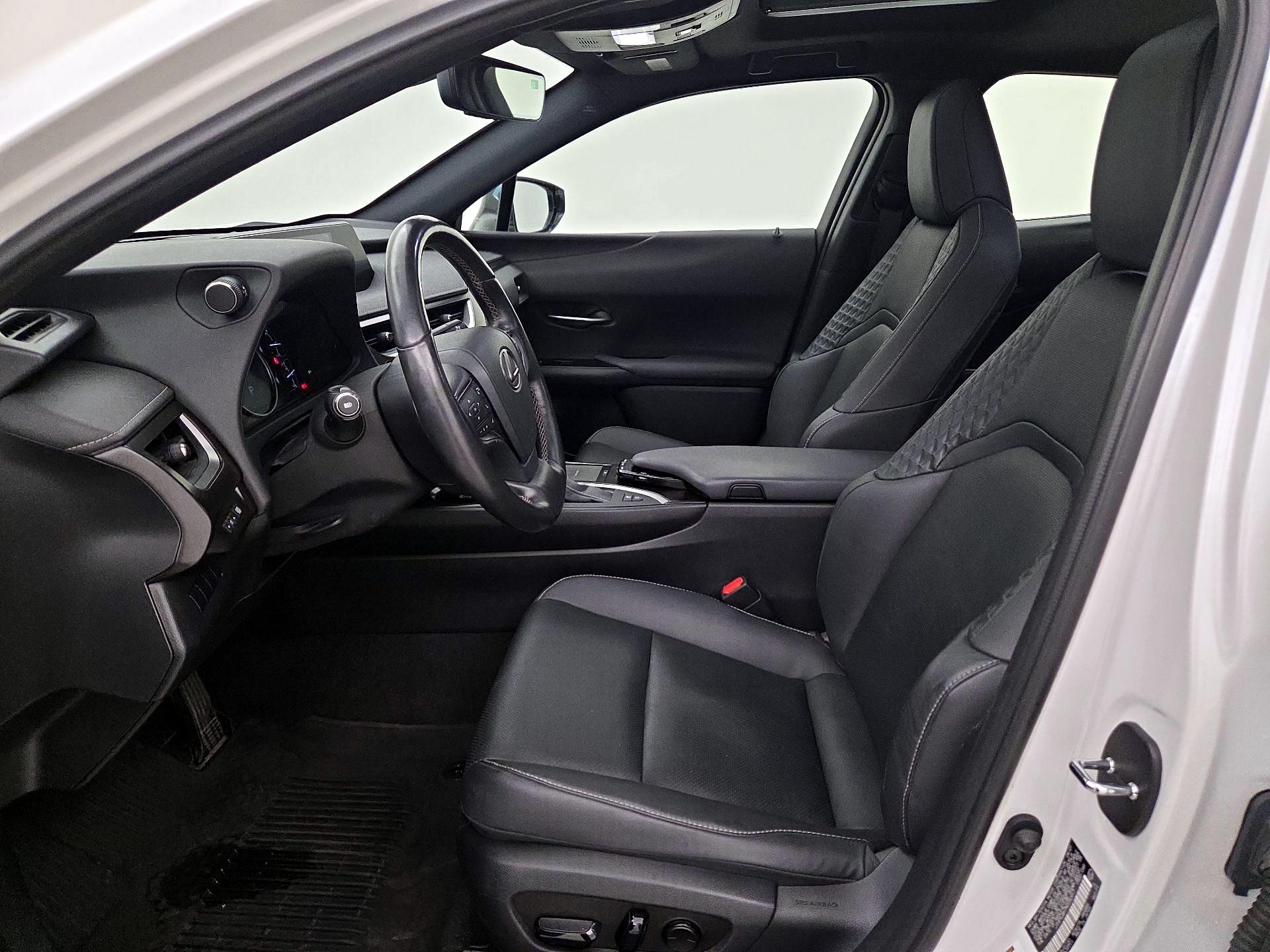 Thumbnail: 2021 Lexus UX - 11