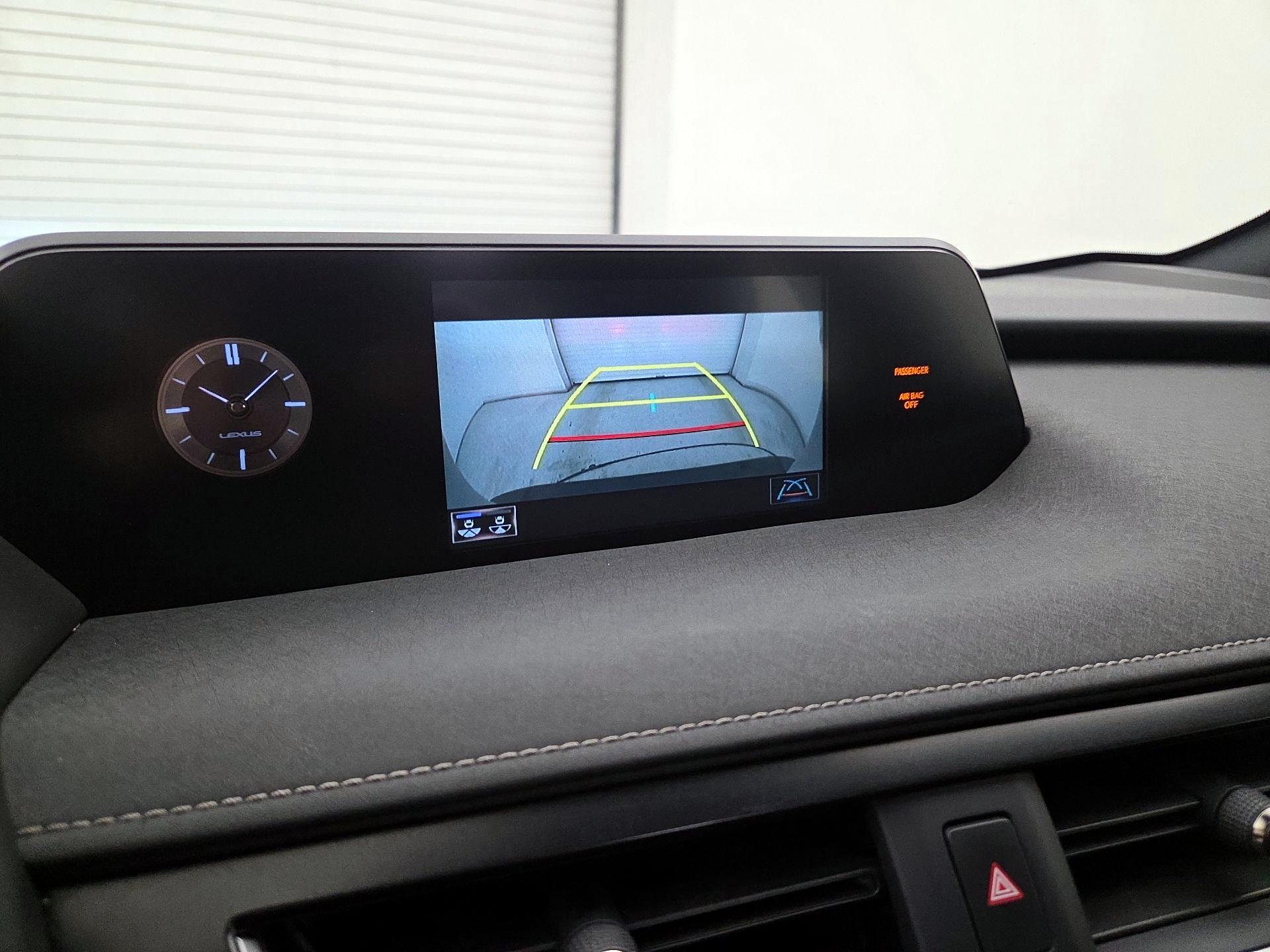 Thumbnail: 2021 Lexus UX - 14