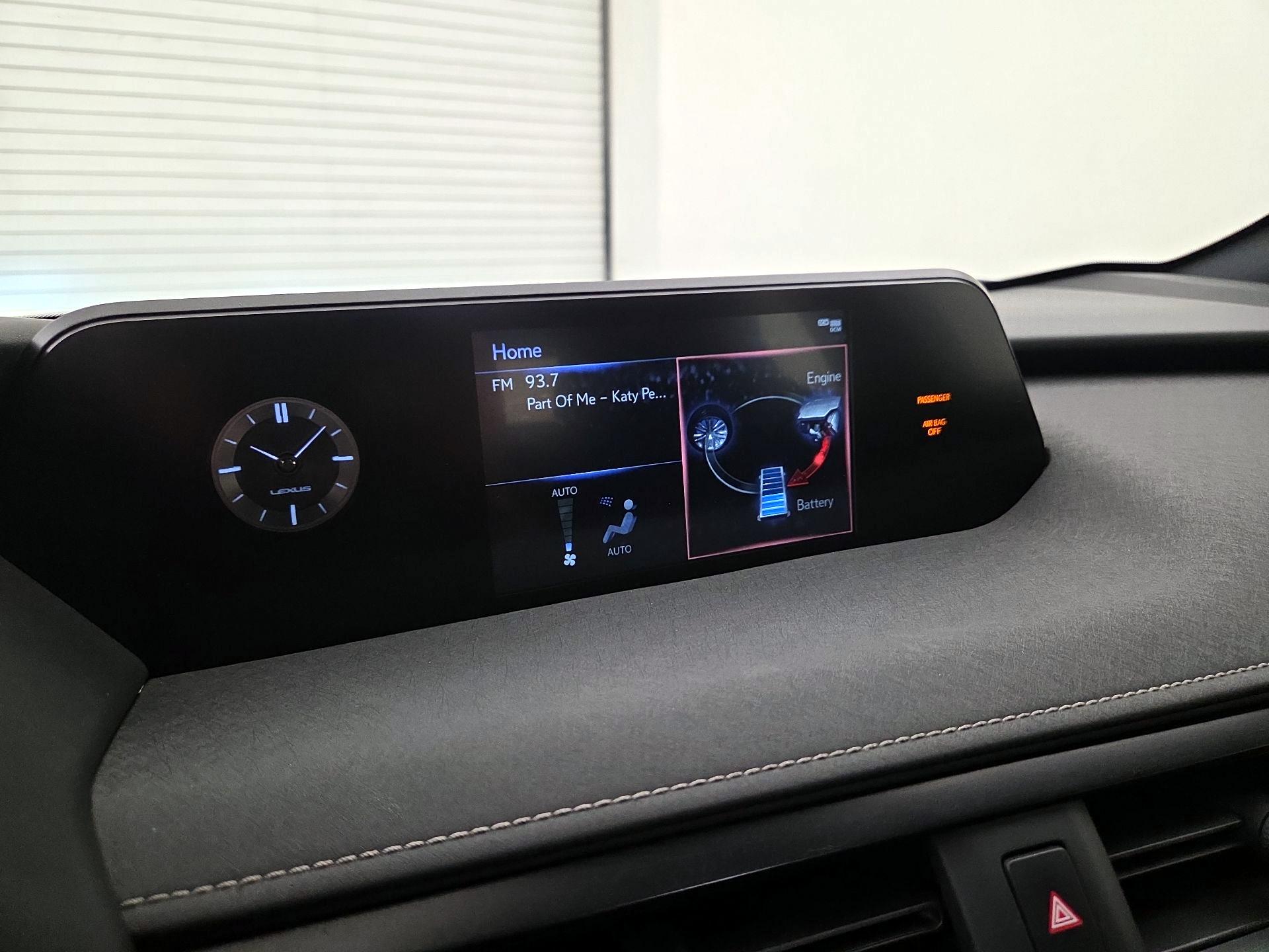 Thumbnail: 2021 Lexus UX - 15