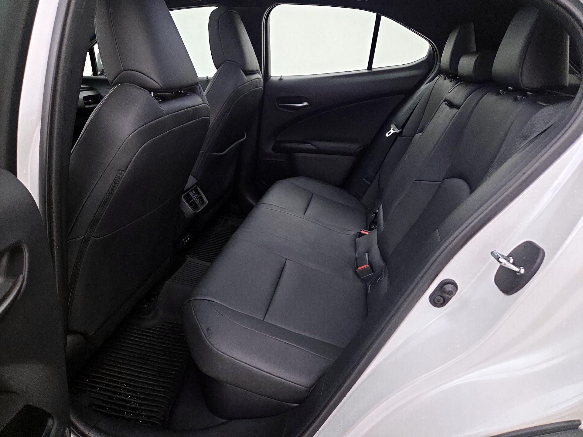 Thumbnail: 2021 Lexus UX - 19