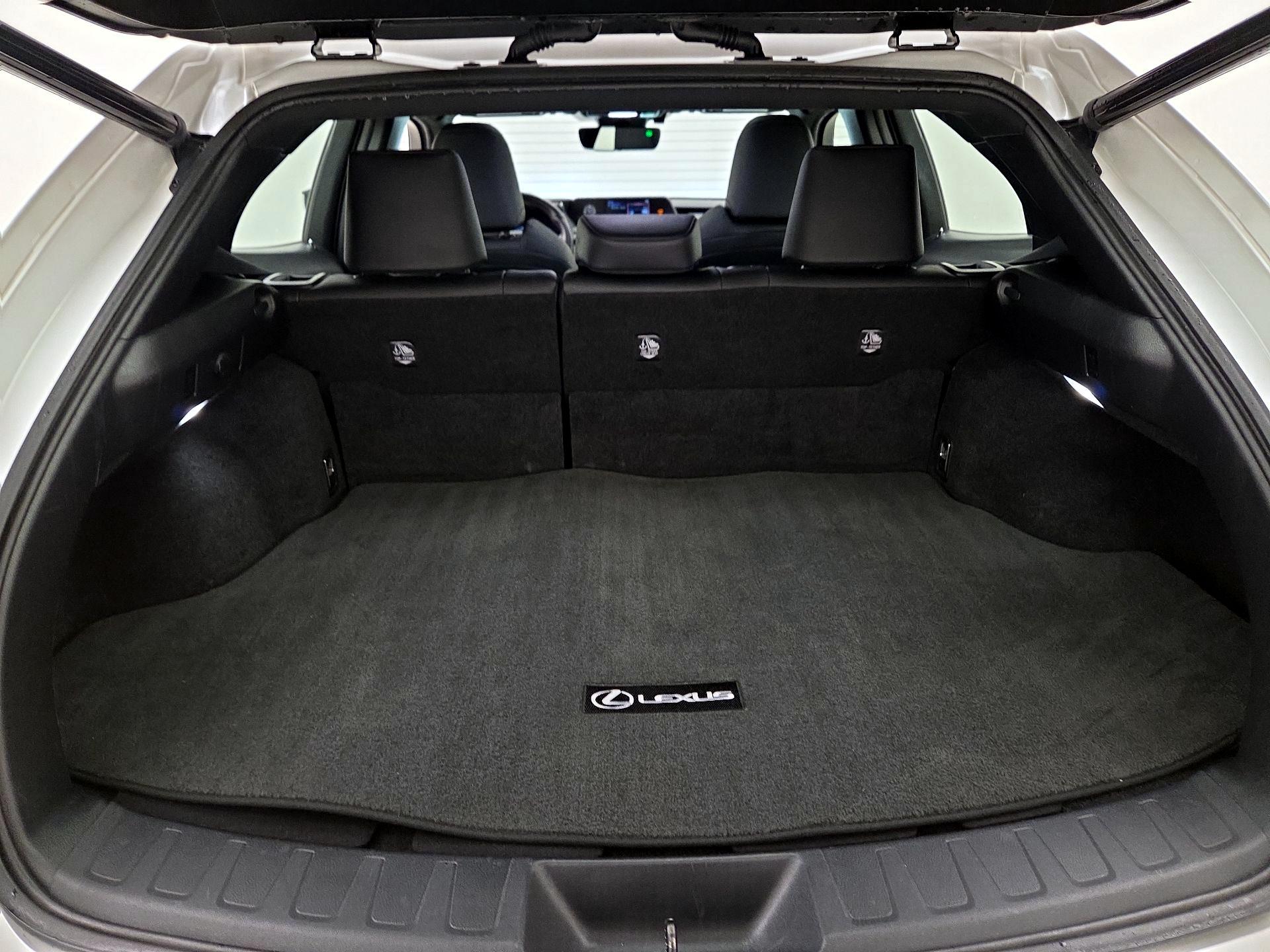 Thumbnail: 2021 Lexus UX - 20